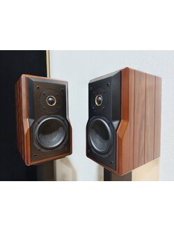 ลำโพงไม้ Chario Italy (ก็อปปี้) เสียงอิ่มหนา หวานๆ เบสนุ่มลึก แหลมสวยๆไม่กัดหู ร้านไทย พร้อม