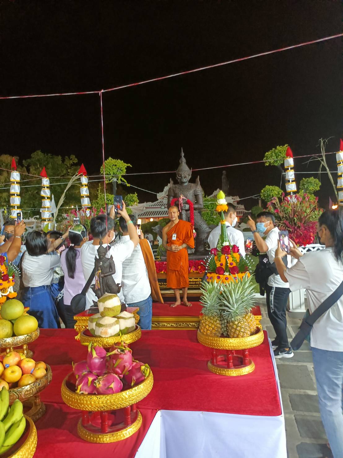 พญายักษ์วัดแจ้ง เนื้อผงนำฤกษ์ฝังตะกรุดเงิน วัดอรุณฯ ลพ.เล็ก หลวงพี่แจ้ ร่วมพุทธาภิเษก ปี 65