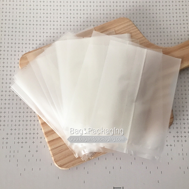 ถุงซีลกลาง พลาสติกขุ่น (ขอบตรง)
