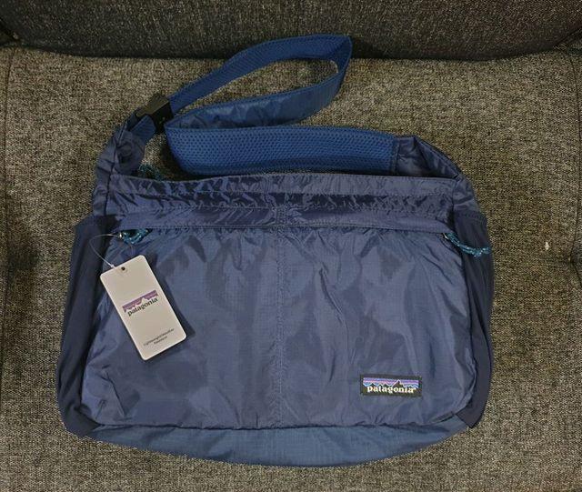 กระเป๋าสะพายข้าง Patagonia Lightweight Travel Courier ความจุ 15 ลิตร ของใหม่ ของแท้ พร้อมส่งจากไทย