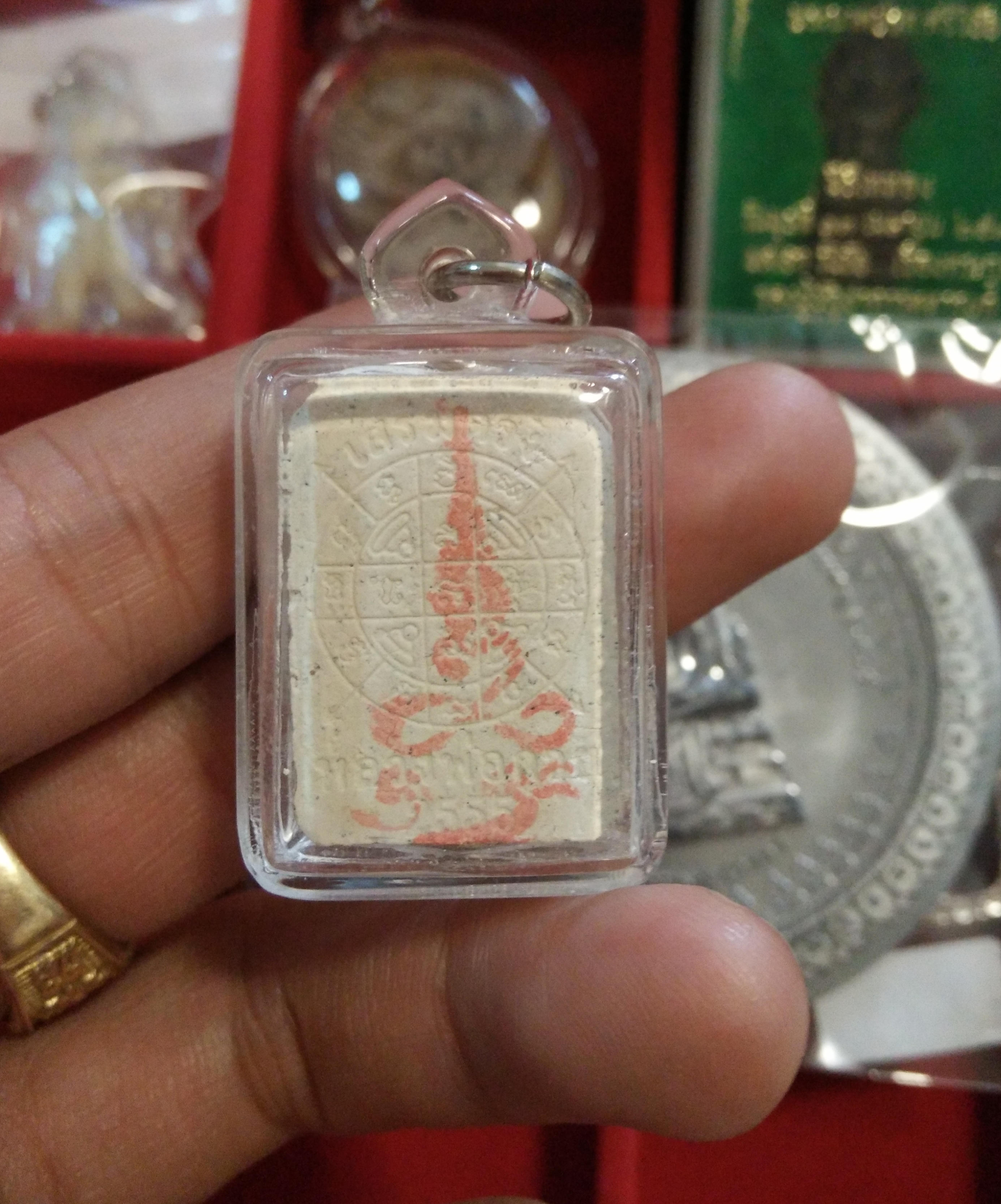 พระผงพิมพ์ประทับหนุมาน( ผสมเส้นเกศาครูอาจารย์ ลพ.กวย) ลพ.เอก