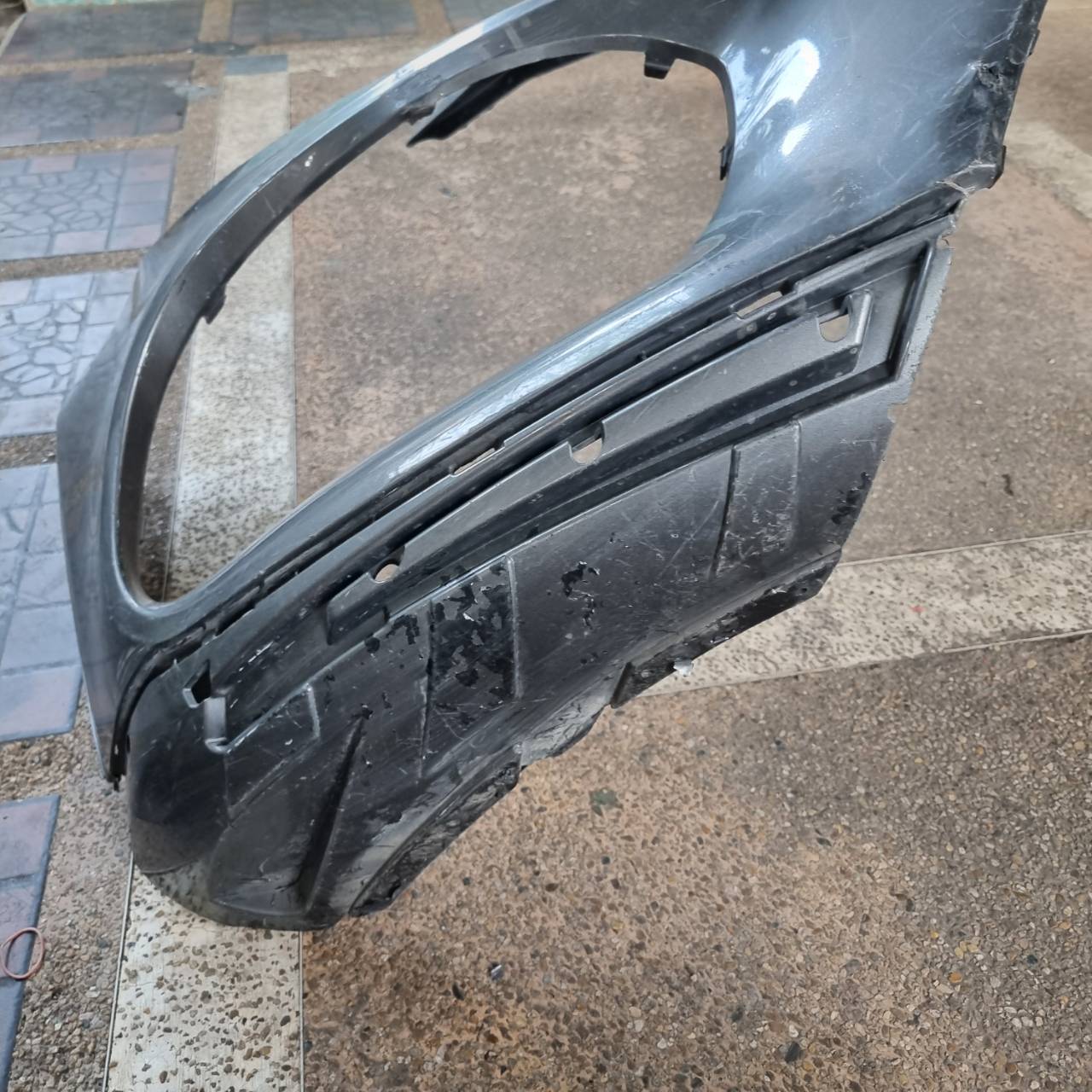 กันชนหน้า Mercedes Benz GLA A 156 885 93 00 ขายตามสภาพครับ