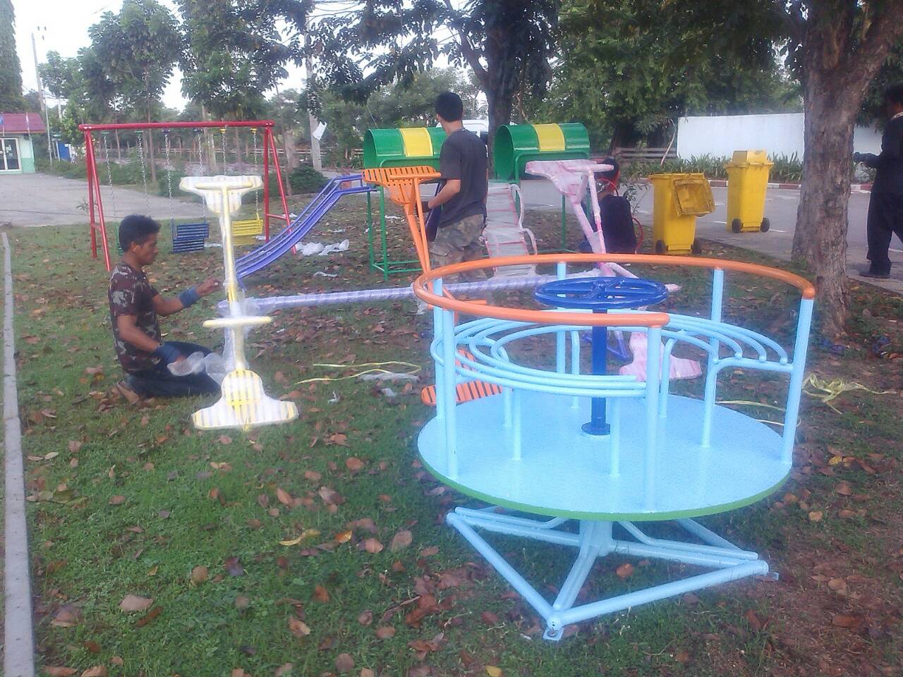 รหัส PG ผลงานติดตั้ง (หมู่บ้านสุชา-บางบัวทอง จ.นนทบุรี) เครื่องเล่นสนามกลางแจ้งสำหรับเด็ก