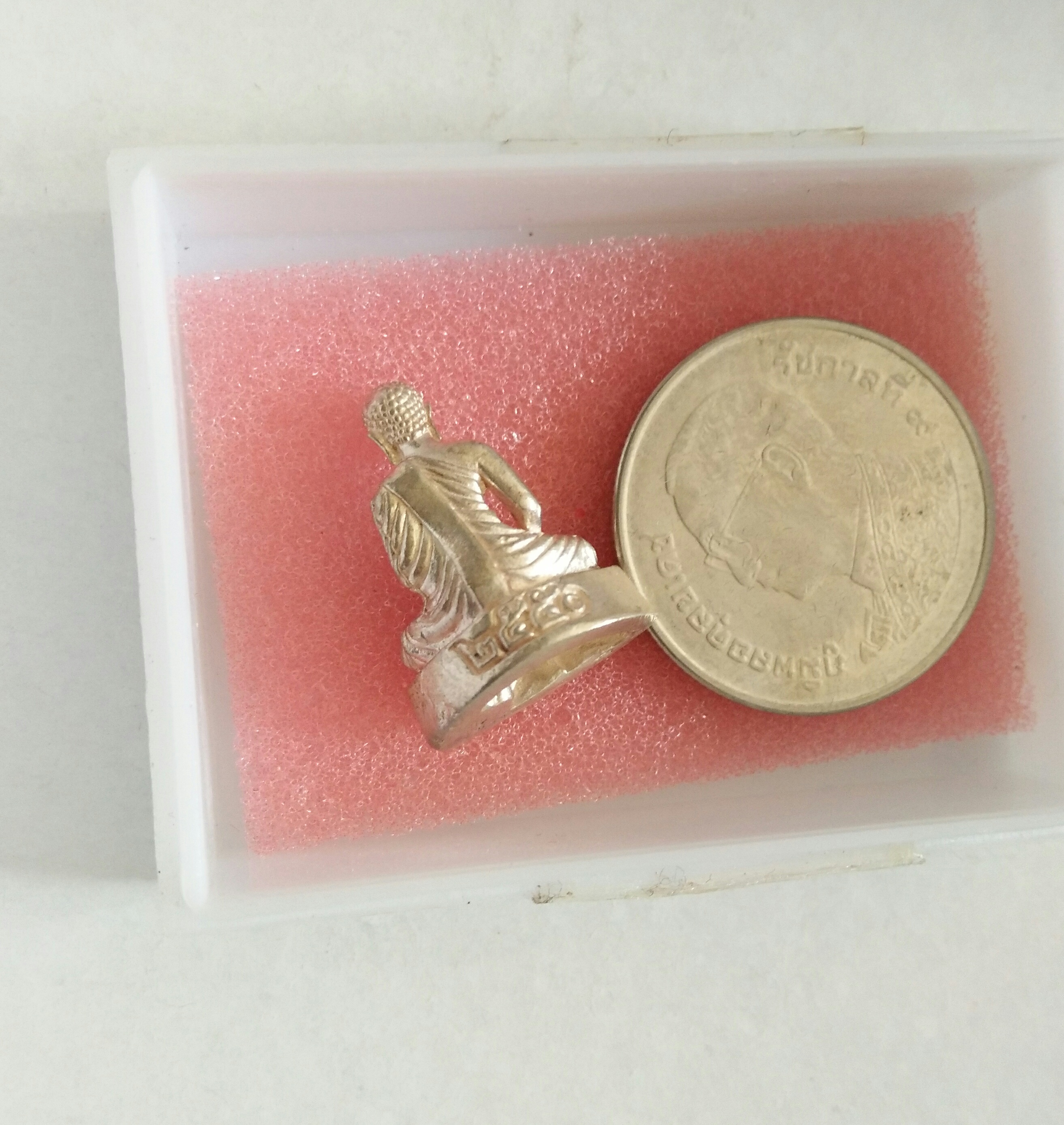 พระปัจเจกพุทธเจ้าเนื้อเงิน วัดท่าขนุน ไม่มีกล่อง