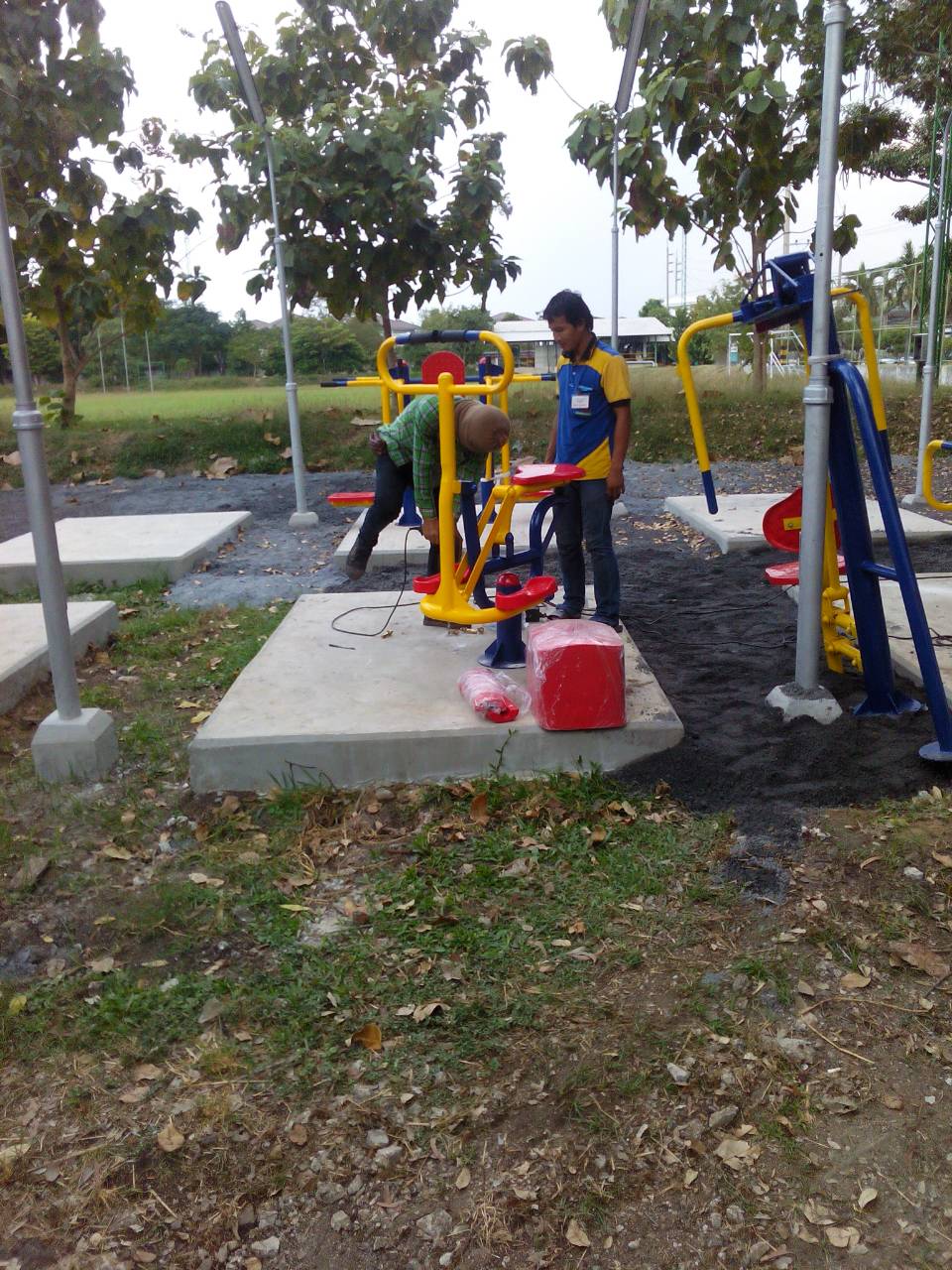 เครื่องออกกำลังกายกลางแจ้งดาวคะนอง