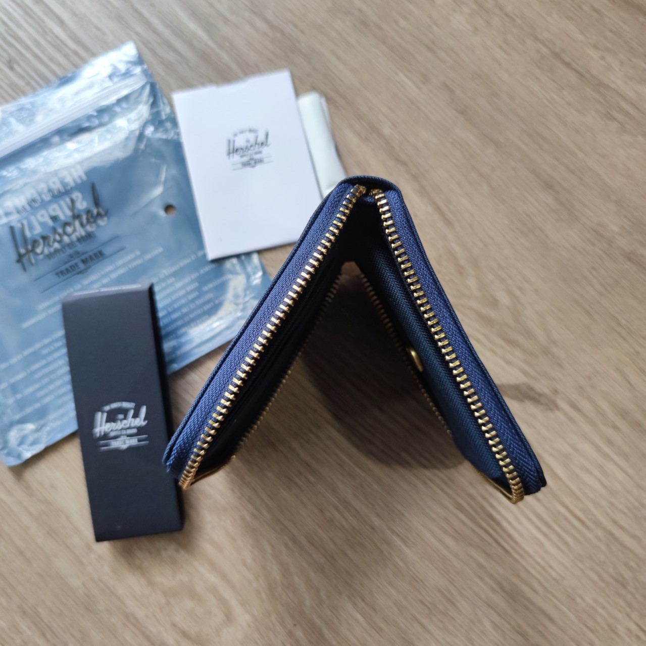 ของแท้ พร้อมส่ง Herschel Walt Wallet - Navy