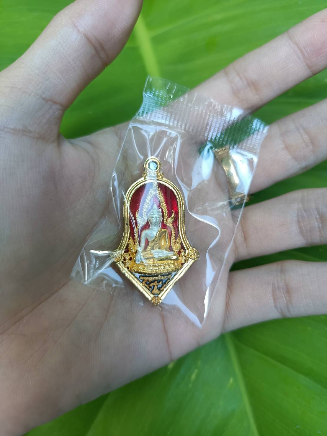 เหรียญพระพุทธชินราช-ประทับหลังท้าวเวสสุวรรณ พิมพ์จำปี รุ่น ลาภผลพูนทวีสำเร็จสมปรารถนา (ปลดหนี้) หลวงพ่ออิฏฐ์ วัดจุฬามณี ปี 65