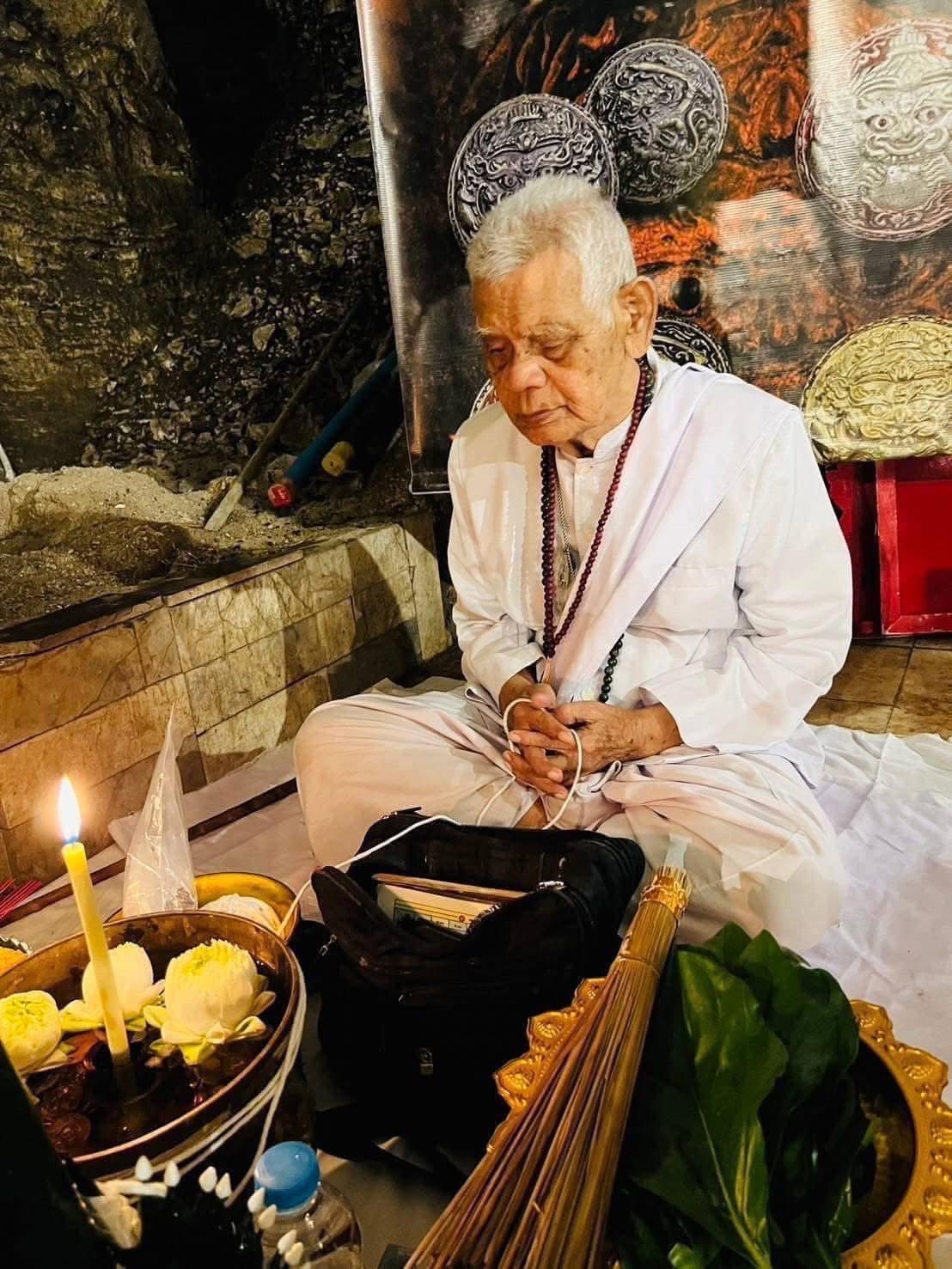 ปรอทกรอ พระราหู (เครื่องรางเตือนภัย) เขาอ้อ อ.เปลี่ยน