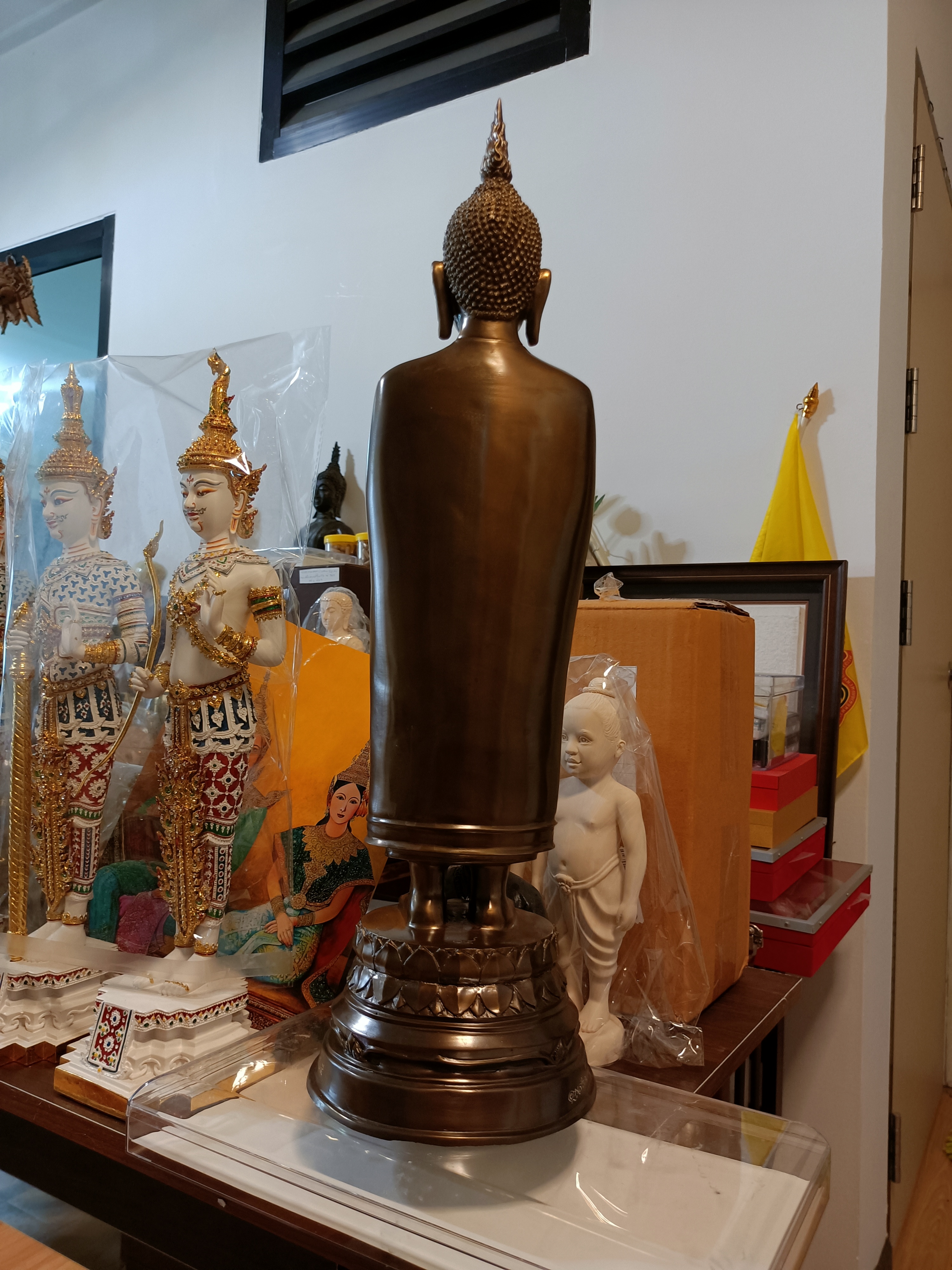 หลวงพ่อโต ๒๐ นิ้ว รมดำ สร้าง ๙๙ องค์ รุ่น พุทธคูณทวี วัดอินทรวิหาร ลพ.เล็ก ร่วมเสก