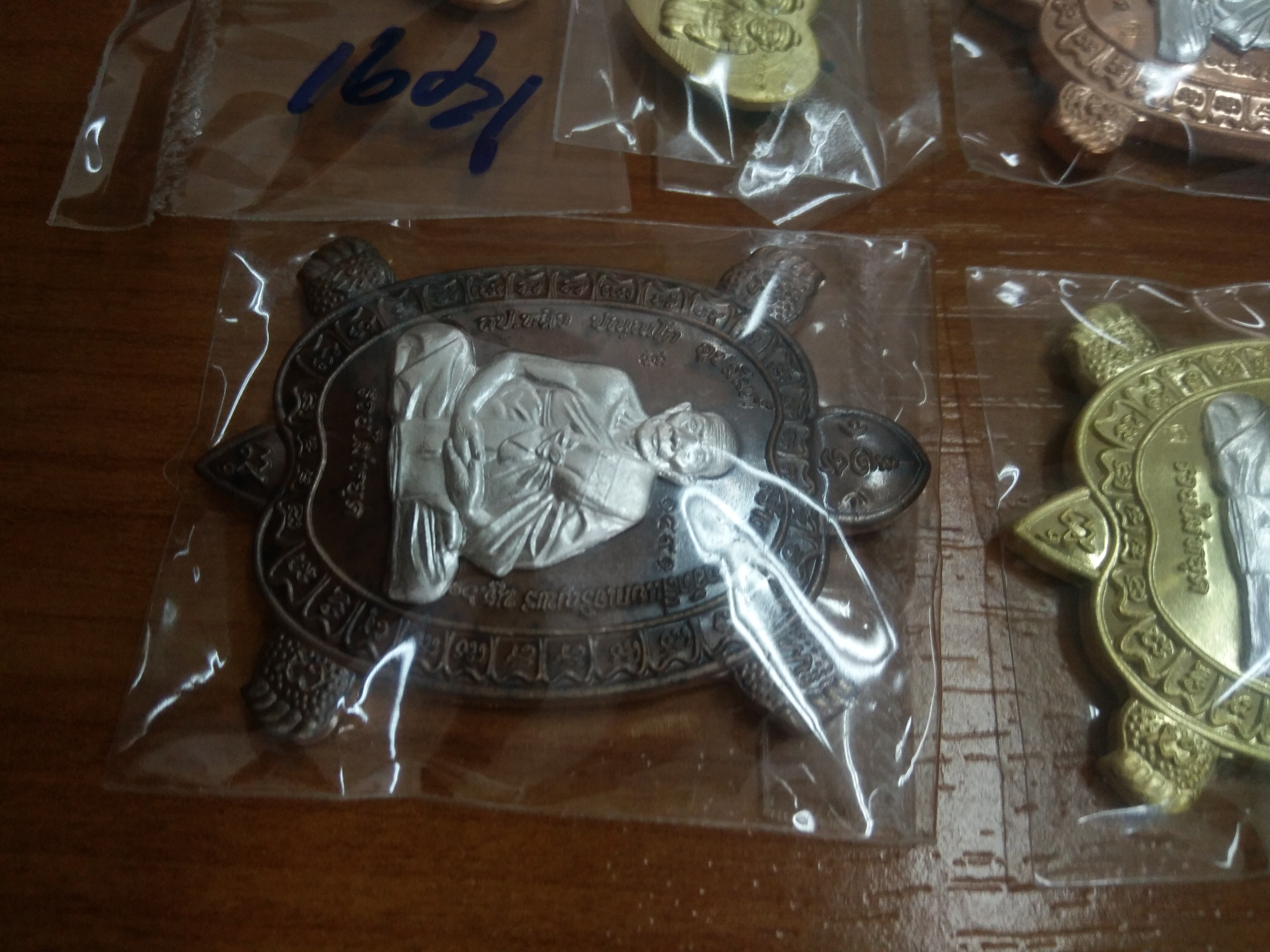 แยกบูชาหรือรวมชุดกรรมการเต่าและกัณหา-ชาลี (ลพ.เล็กร่วมเสก)