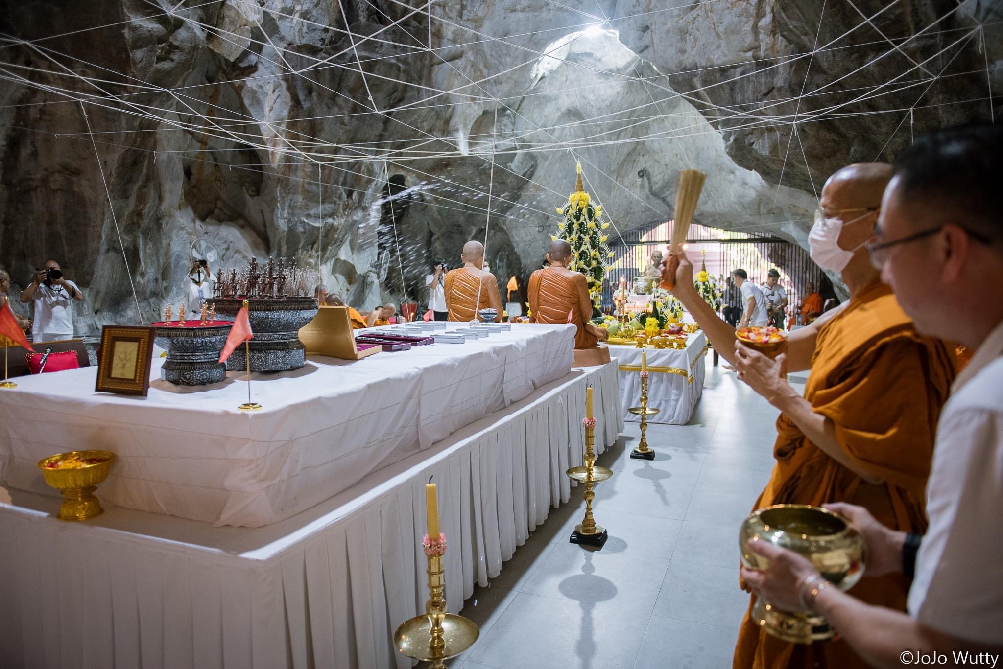 ตะกรุดนารายณ์ทรงฤทธิ์ เนื้อทองคำ ขนาด 2 นิ้ว