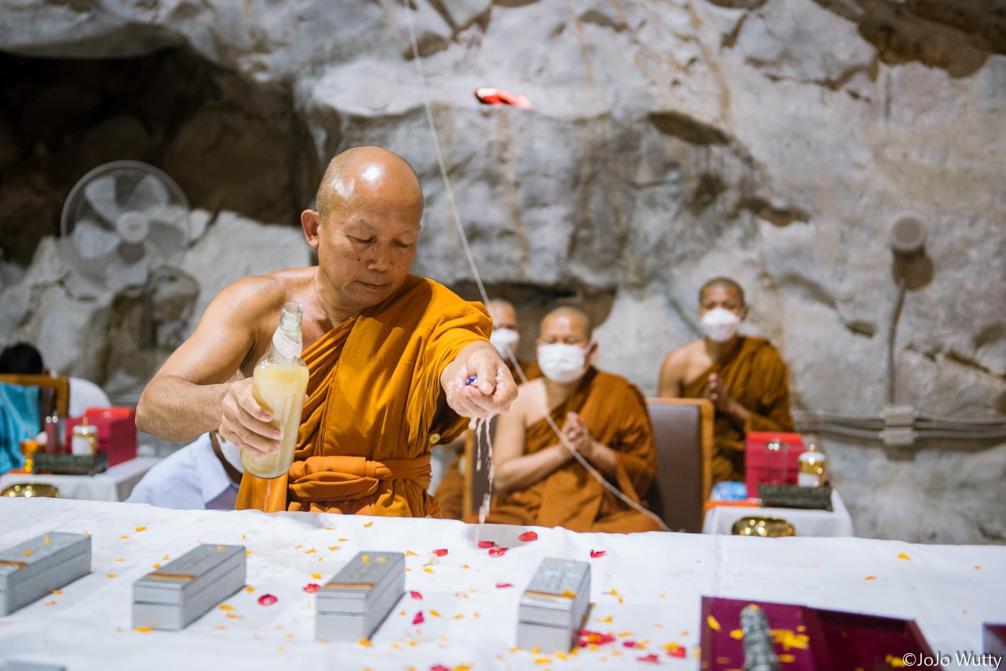 ตะกรุดนารายณ์ทรงฤทธิ์ เนื้อทองคำ ขนาด 2 นิ้ว