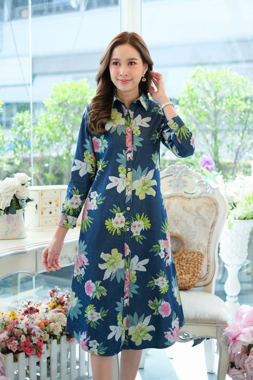 เดรสยีนส์ # 8368 (8501-1) ชุดยีนส์แบบสวยพิมพ์ลายดอกไม้สีสดใสสวยมาก ผ้ายีนส์เนื้อนิ่มไม่หนา ใส่สบาย สินค้าขายดี