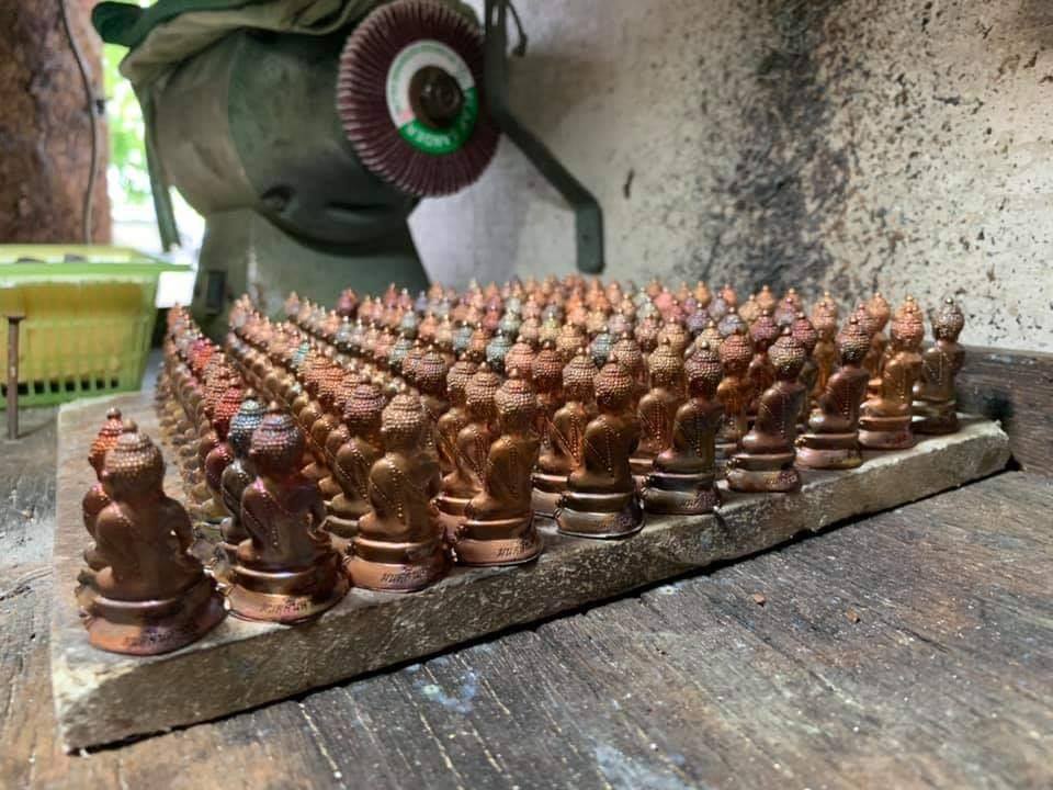 พระสมเด็จแหวกม่านโรยผงพระกริ่งจินดามณีมนต์พระกาฬ ลพ.เล็กเททอง เข้าพุทธาภิเษกวัดท่าขนุน