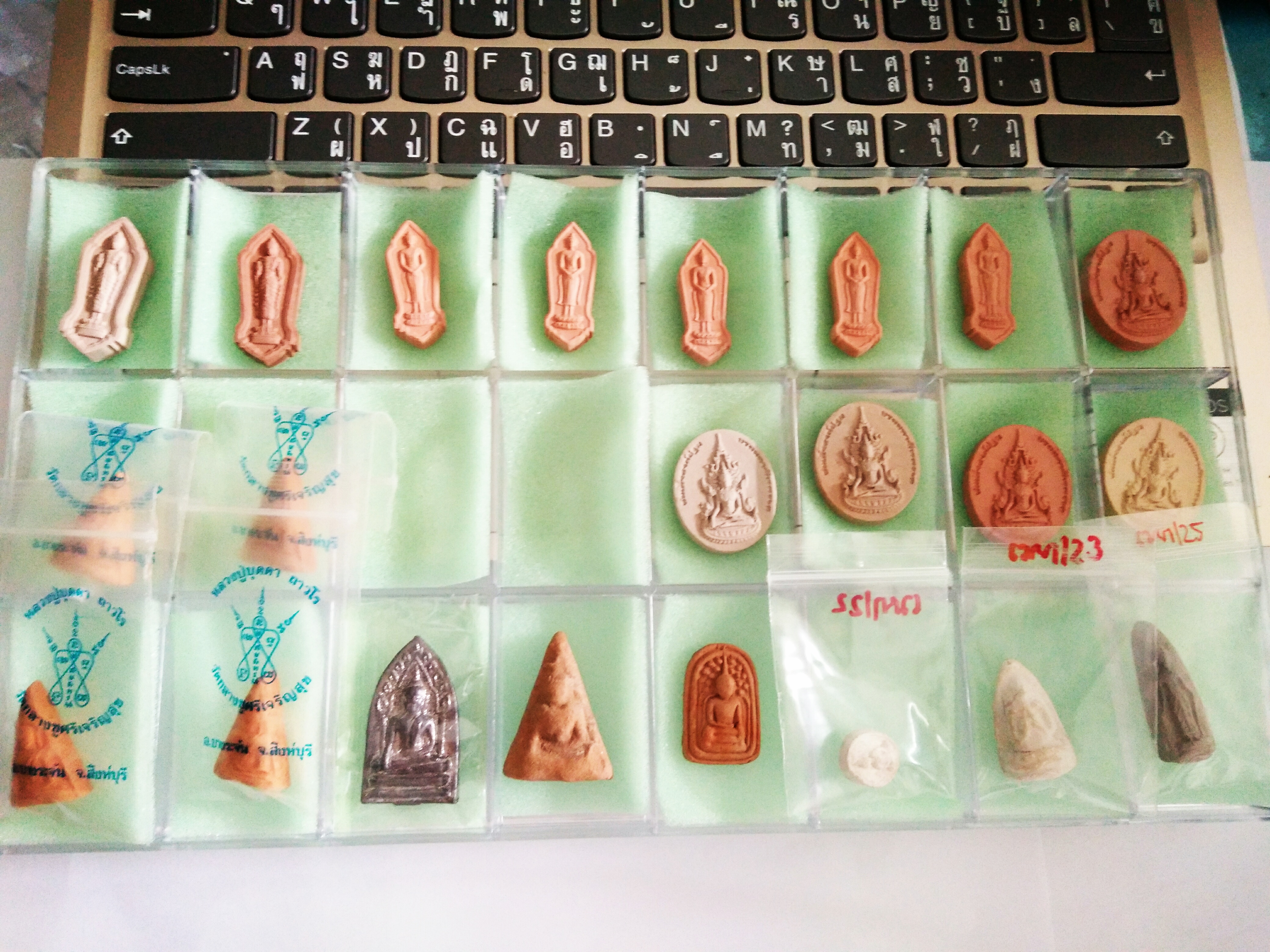 รายการพระเนื้อดิน วัดท่าขนุน และไม่ทราบที่ (ทางร้านนำรายได้ส่วนหนึ่งไปทำบุญตามอัธยาศัย)