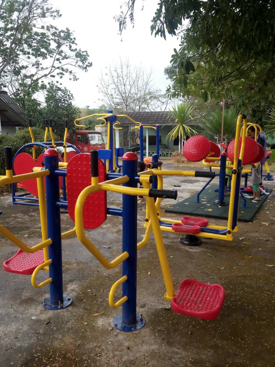 เครื่องออกกำลังกายกลางแจ้งบางขุนเทียน