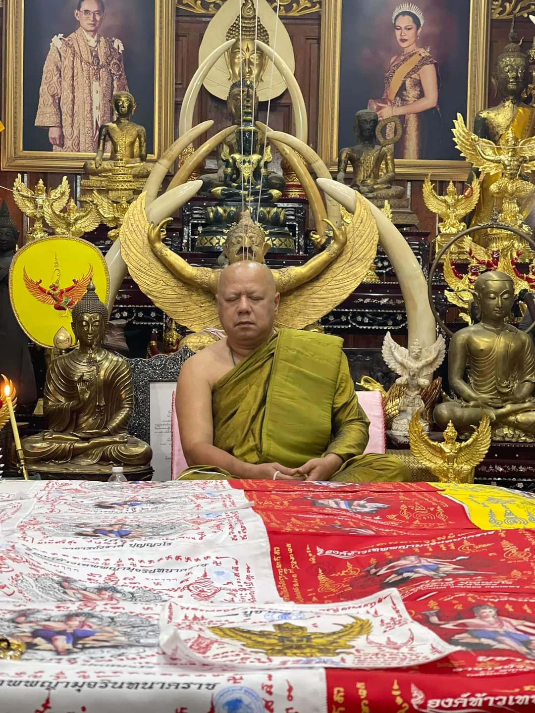 ผ้ายันต์พญาครุฑ 10x12" หลวงพ่อวราห์ ไหว้ครู ปี 64