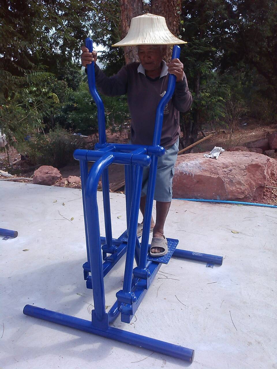 รหัส SM ผลงานติดตั้ง (บ้านพระบึงนาย - ต.บ่อปลาทอง อ.ปักธงชัย จ.นครราชสีมา) เครื่องออกกำลังกายกลางแจ้ง