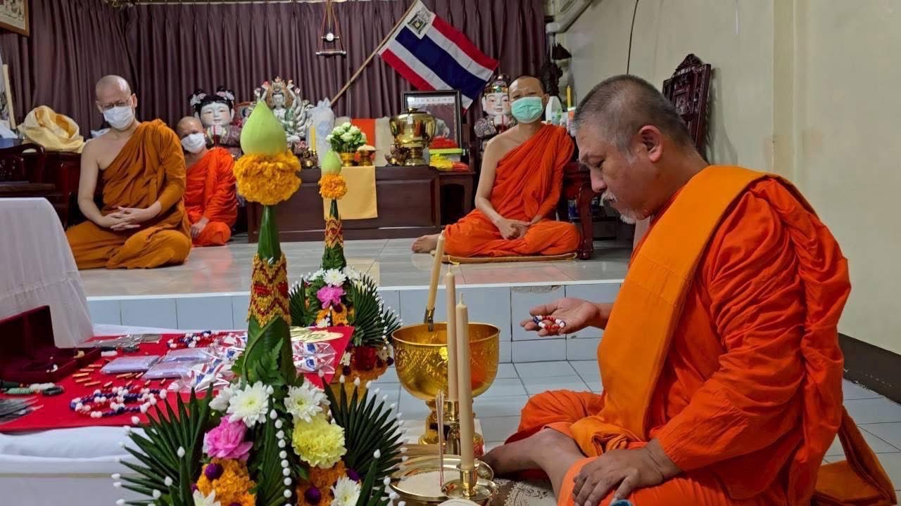 กำไลไตรรงค์ บ้านสุมมโน หลวงพ่อเอ พอจ.บ๊ะ