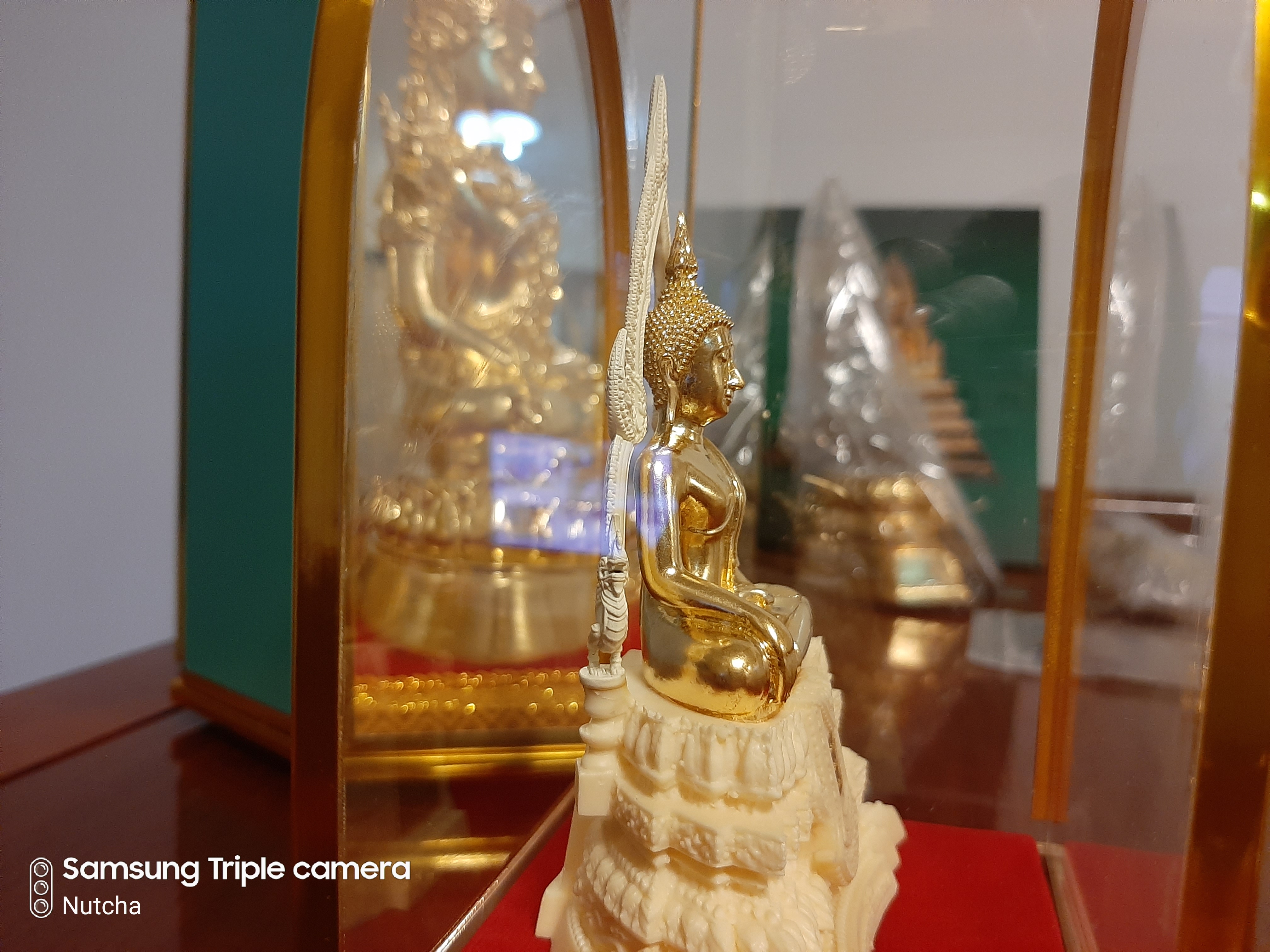 สมเด็จองค์ปฐมเรซิ่นปิดทอง หน้าตัก 2 " (ฐานยันต์เกราะเพชร 3") วัดท่าซุง ลพ.อนันต์