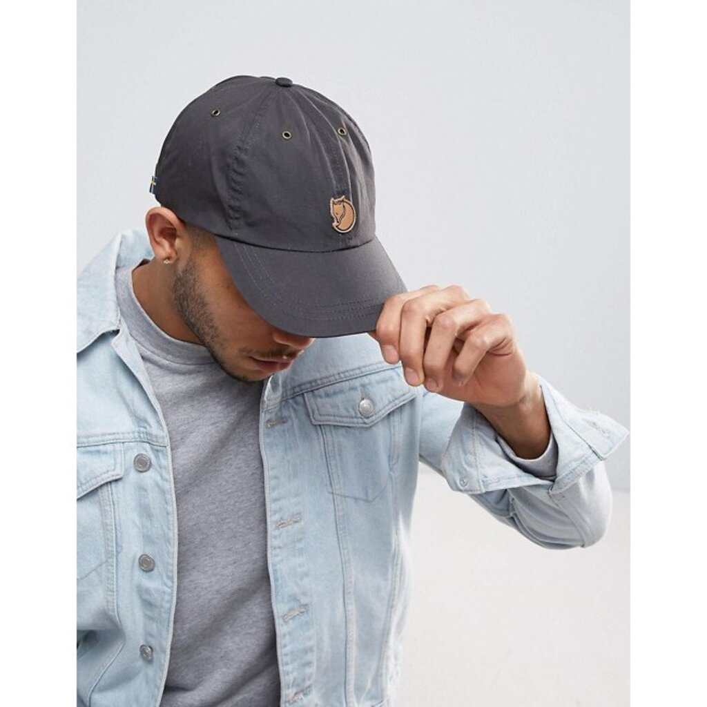 หมวก Fjallraven Helags Cap ของใหม่ ของแท้ พร้อมส่ง มาพร้อมป้าย Tag หมวกแก๊ป หมวกเดินป่า หมวกน้ำหนักเบา