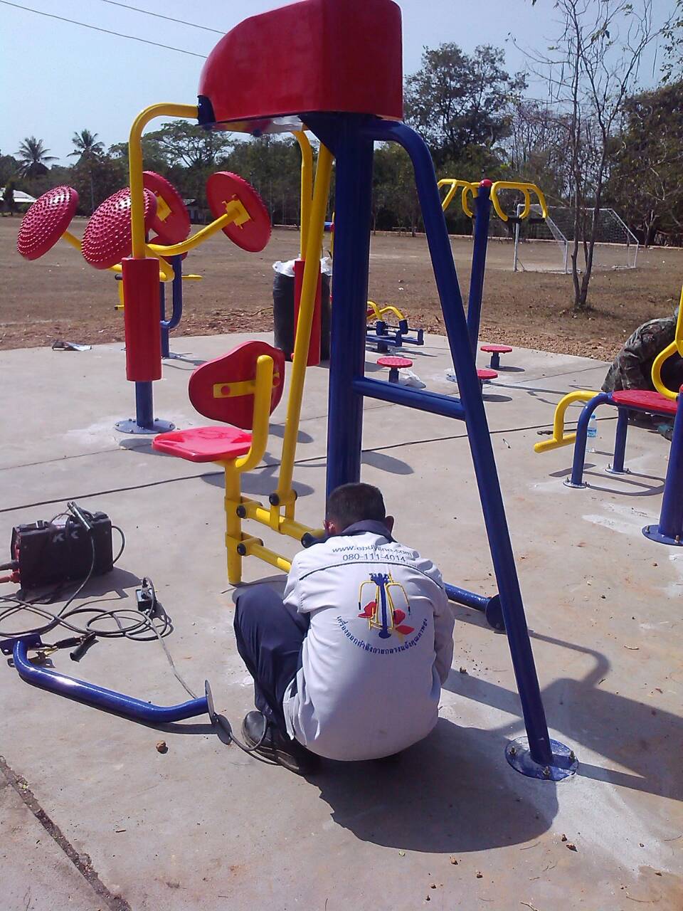 เครื่องออกกำลังกายกลางแจ้งทวีวัฒนา