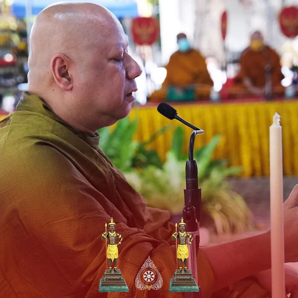 เหรียญเงินลงยาแดง ท้าวเวสสุวรรณโณ ท้าวหิรัญพนาสูร รุ่น ๑ พุทธศักราช ๒๕๖๕ (หลวงพ่อวราห์ วัดโพธิทอง)