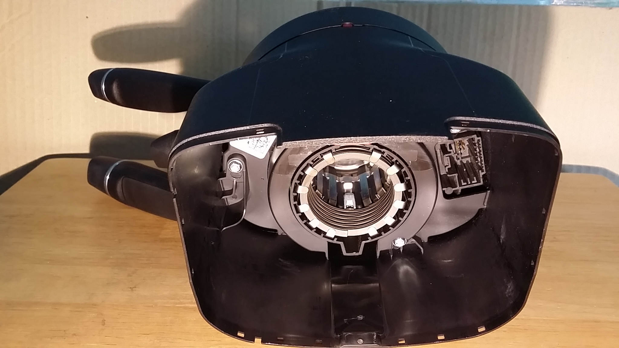 คอพวงมาลัย W212