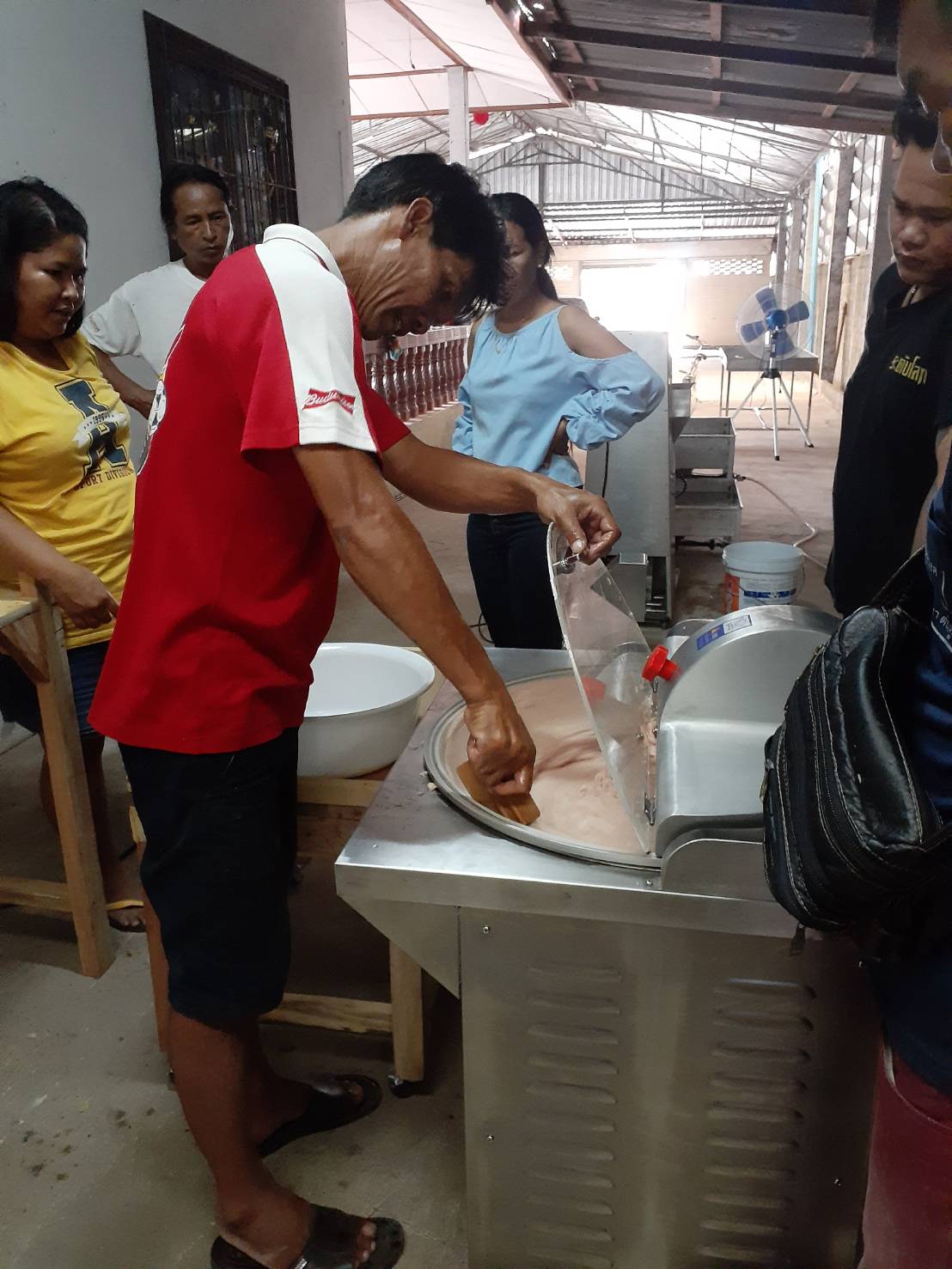 เครื่องทำลูกชิ้น เครื่องบีบลูกชิ้น เครื่องปั้นลูกชิ้น อัตโนมัติ