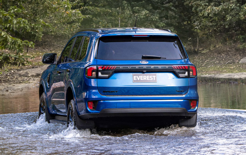 เบ้าประตู Ford Everest Next Gen ฟอร์ด เอเวอเรสต์ ปี 2022-ปัจจุบัน (เคฟลาร์ โลโก้สีแดง)