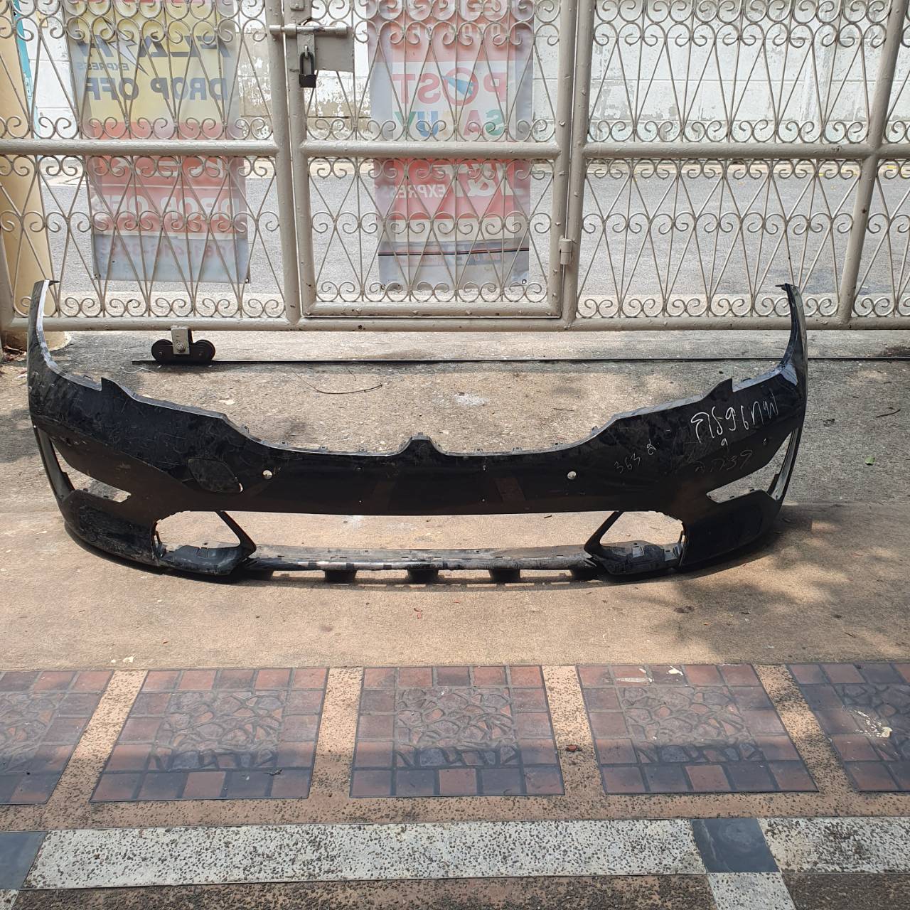 กันชนหน้า BMW 320d G20 ปี 2019(มือสองขายตามสภาพ)