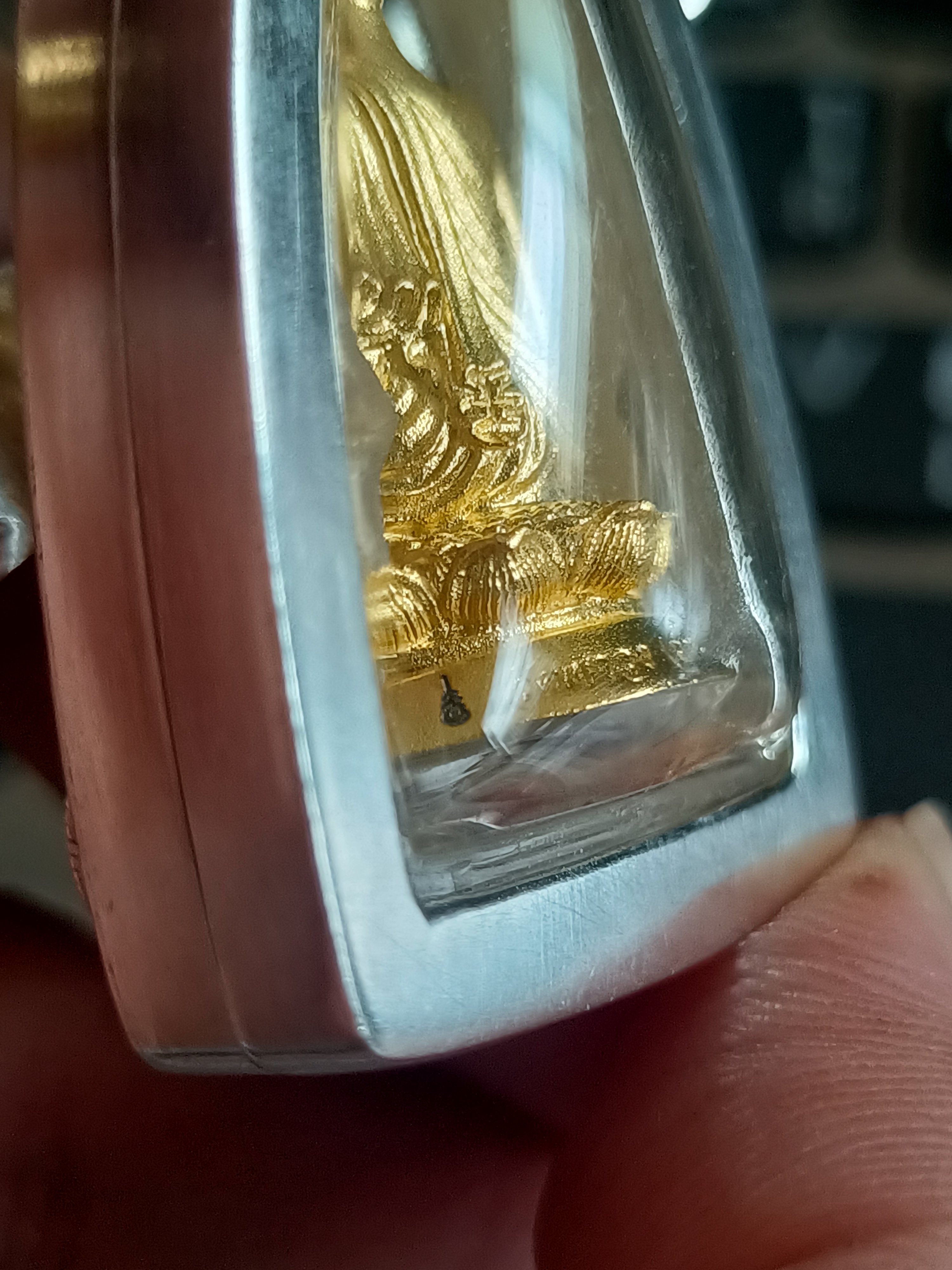 พระปัจเจกพุทธเจ้า รุ่น ปาฏิหารย์ (เนื้อชุบทอง) เลี่ยมตลับเงิน วัดเขาวง ปี 56 สุดยอดมวลสารและพิธีการ