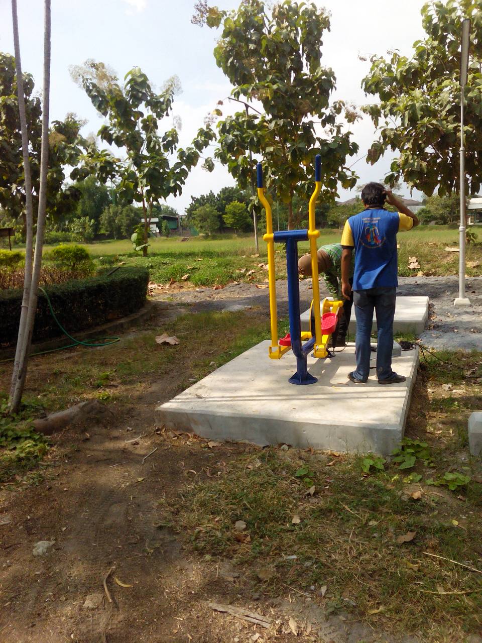 เครื่องออกกำลังกายกลางแจ้งดาวคะนอง