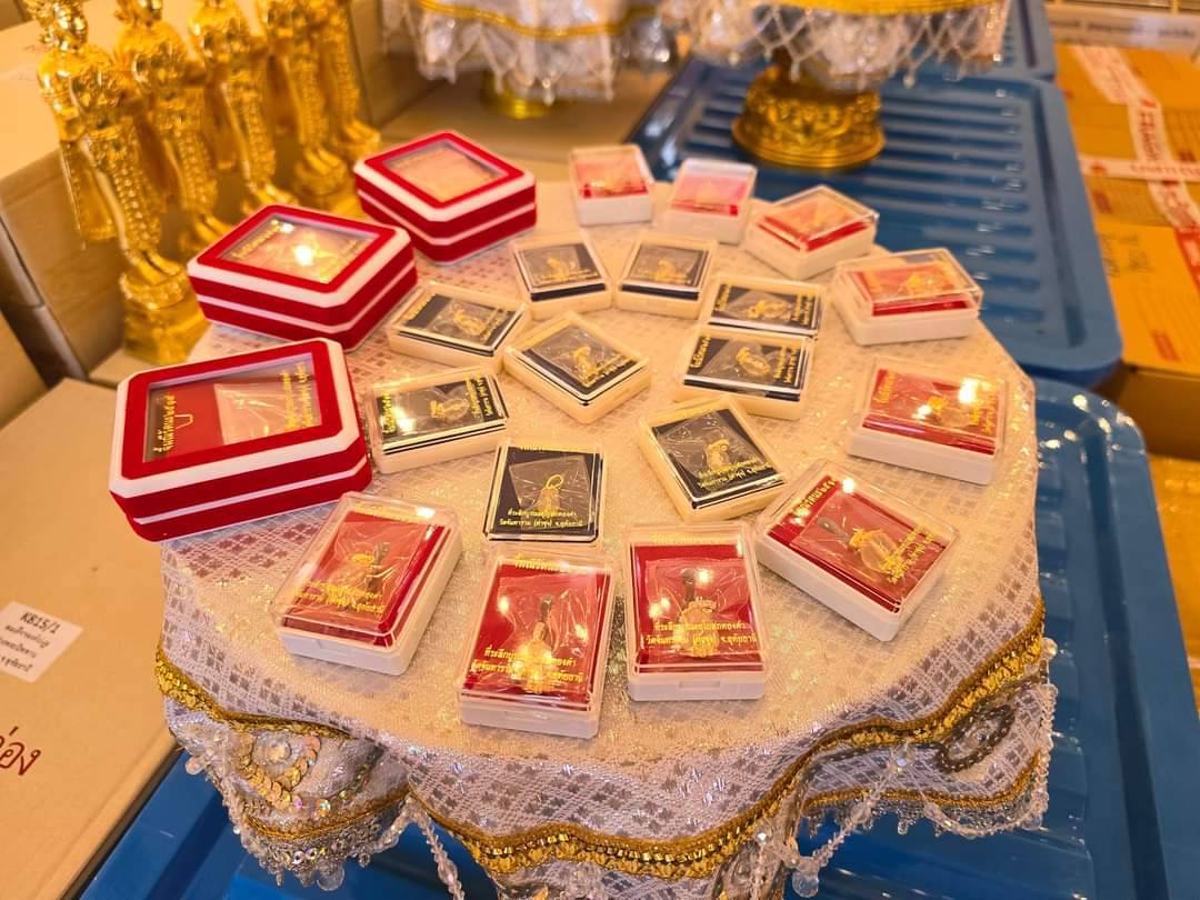 สมเด็จองค์ปฐมปางพระนิพพาน วัดท่าซุง ปี 67 (เลี่ยมกันน้ำ)