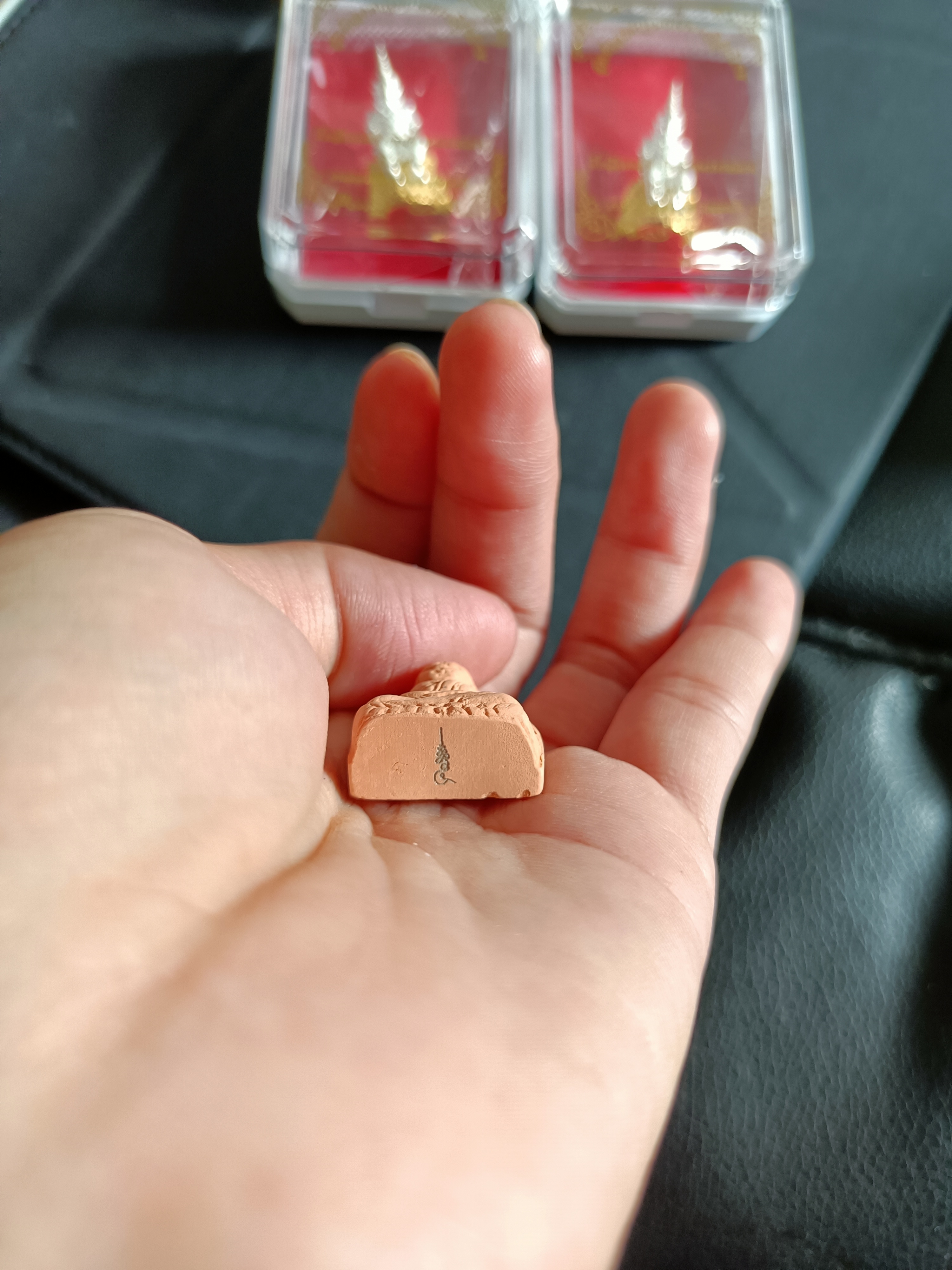 พระผงพิมพ์หลวงพ่อโต กรรมฐาน 3 วัน (รวมมวลสารสังฆาฏิพระเกจิ) วัดท่าขนุน