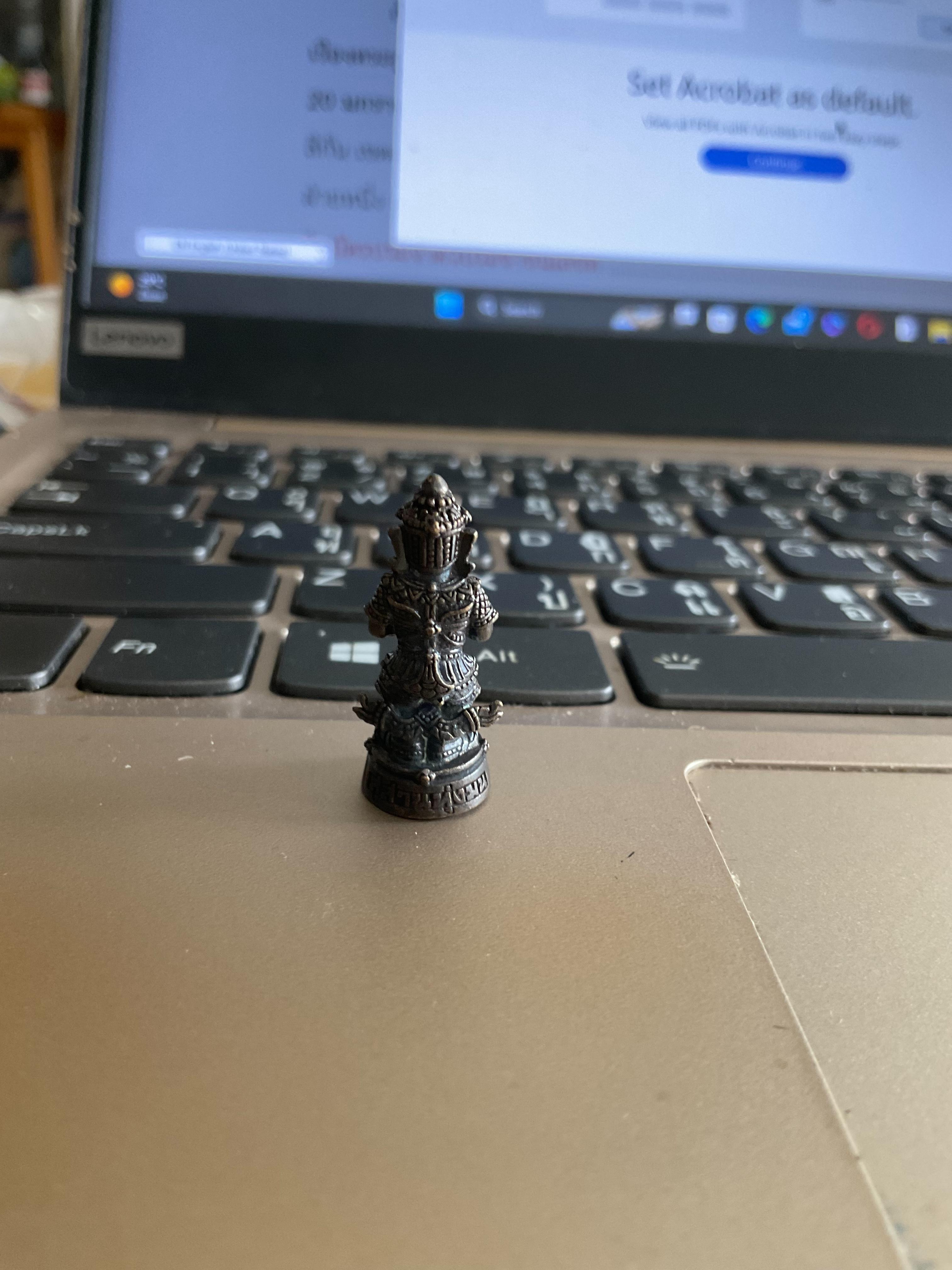 ท้าวเวสสุวรรณ ใต้ฐานอุดมวลสาร หลวงปู่หงษ์ สุสานทุ่งมน