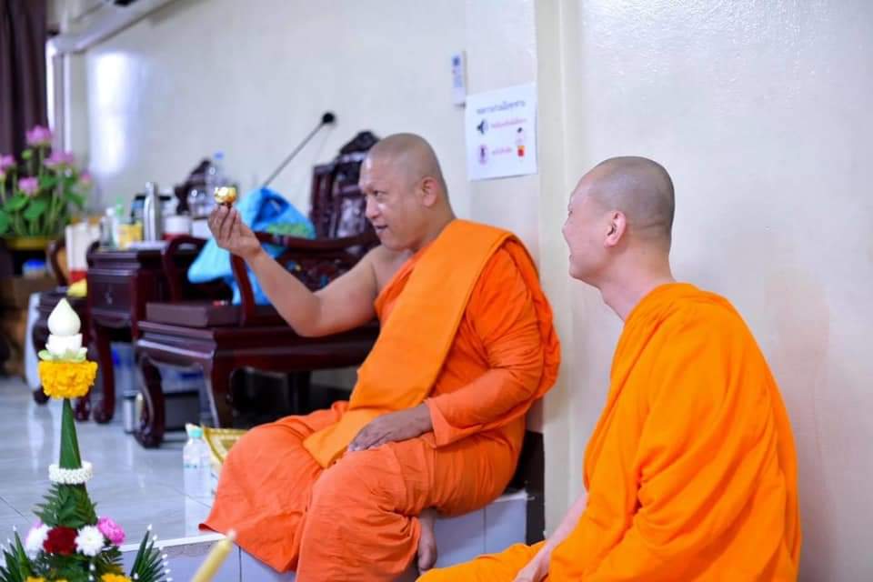 บาตรไหลมาเทมา บ้านสุมโน ลพ.เล็ก ร่วมเสก