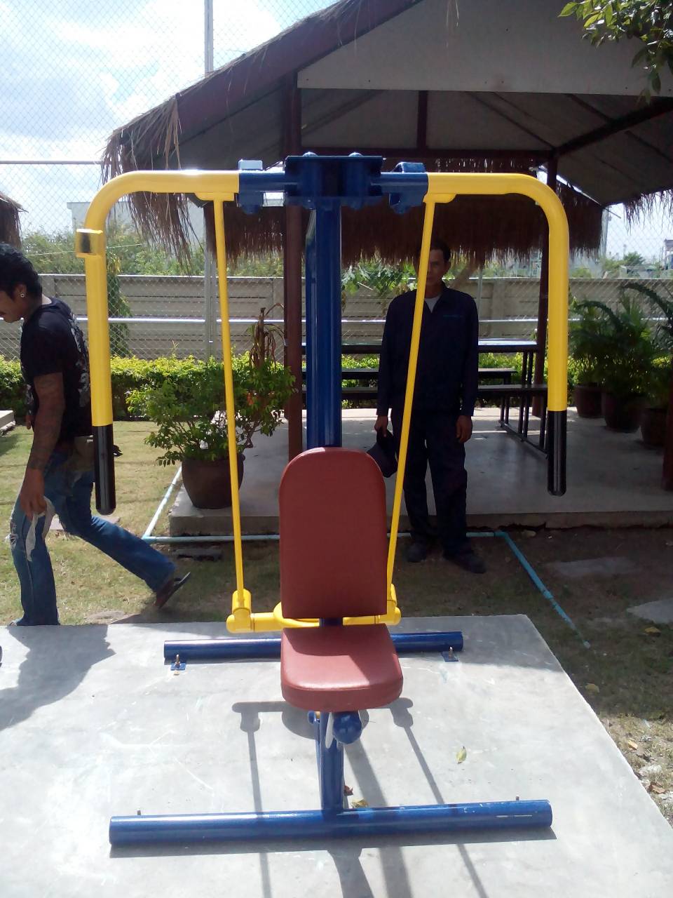 รหัส SM ผลงานติดตั้ง (สถานีตำรวจภูธรปลวกแดง จ.ระยอง) เครื่องออกกำลังกายกลางแจ้ง