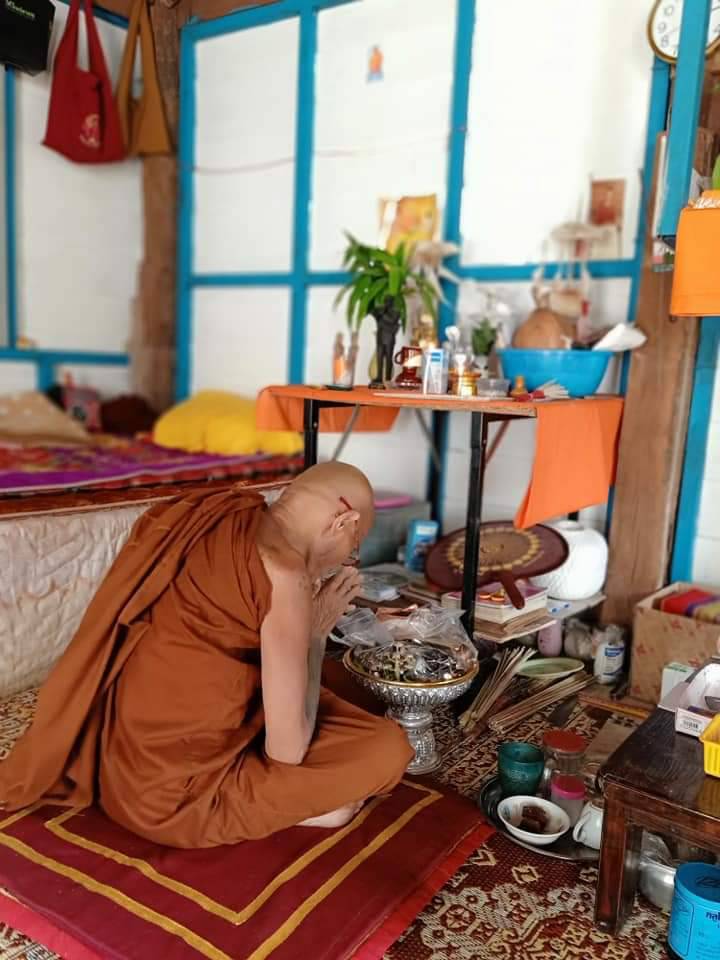 แมงมนต์คำ รุ่น โคตรเศรษฐี ๑ ครูบาวิมาละ วิมาโร เกจิสายเหนือ