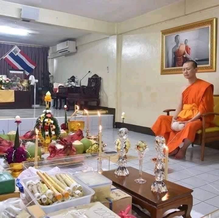 ด้ายแดง จาตุเทวะ (ยาวประมาณ 80 ซม.) ลพ.เล็ก พอจ.เอ พอจ.บ๊ะ พุทธาภิเษก (พิธีพลิกชีวิต แก้วอินทนิล ฯลฯ )