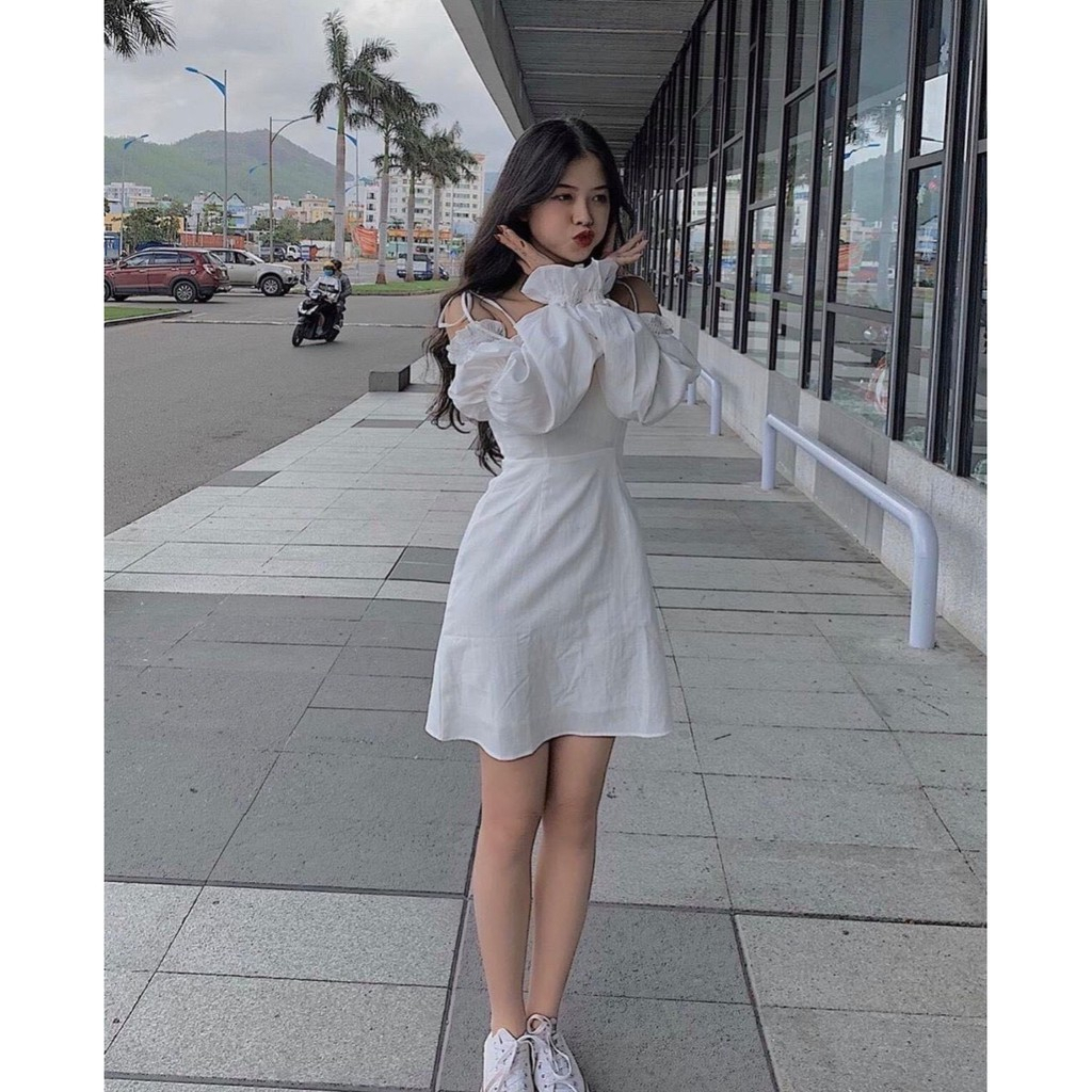 เสื้อผ้าแฟชั่นผู้หญิง เดรส เว้าไหล่ ทรงสลิม เกาหลี ดำ ขาว bella 003