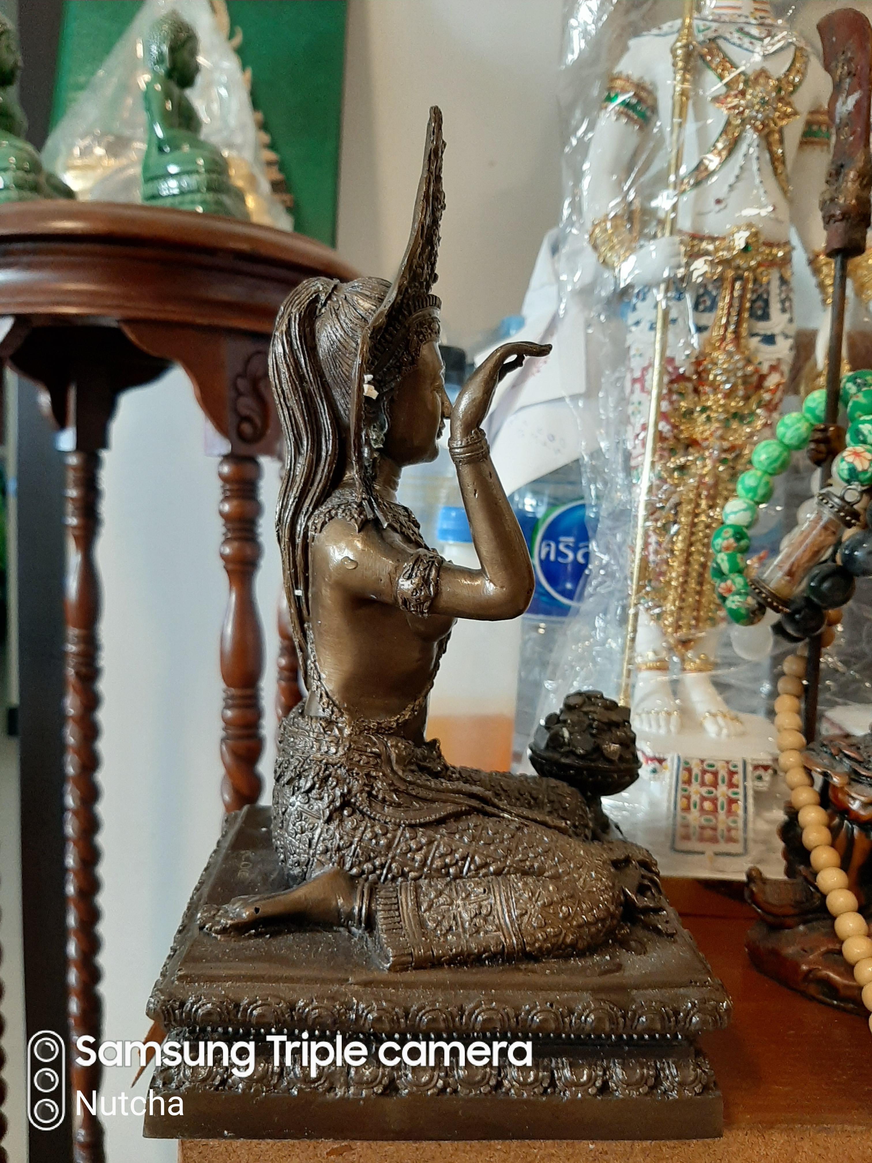 แม่นางกวัก หลวงปู่หงษ์ สุสานทุ่งมน