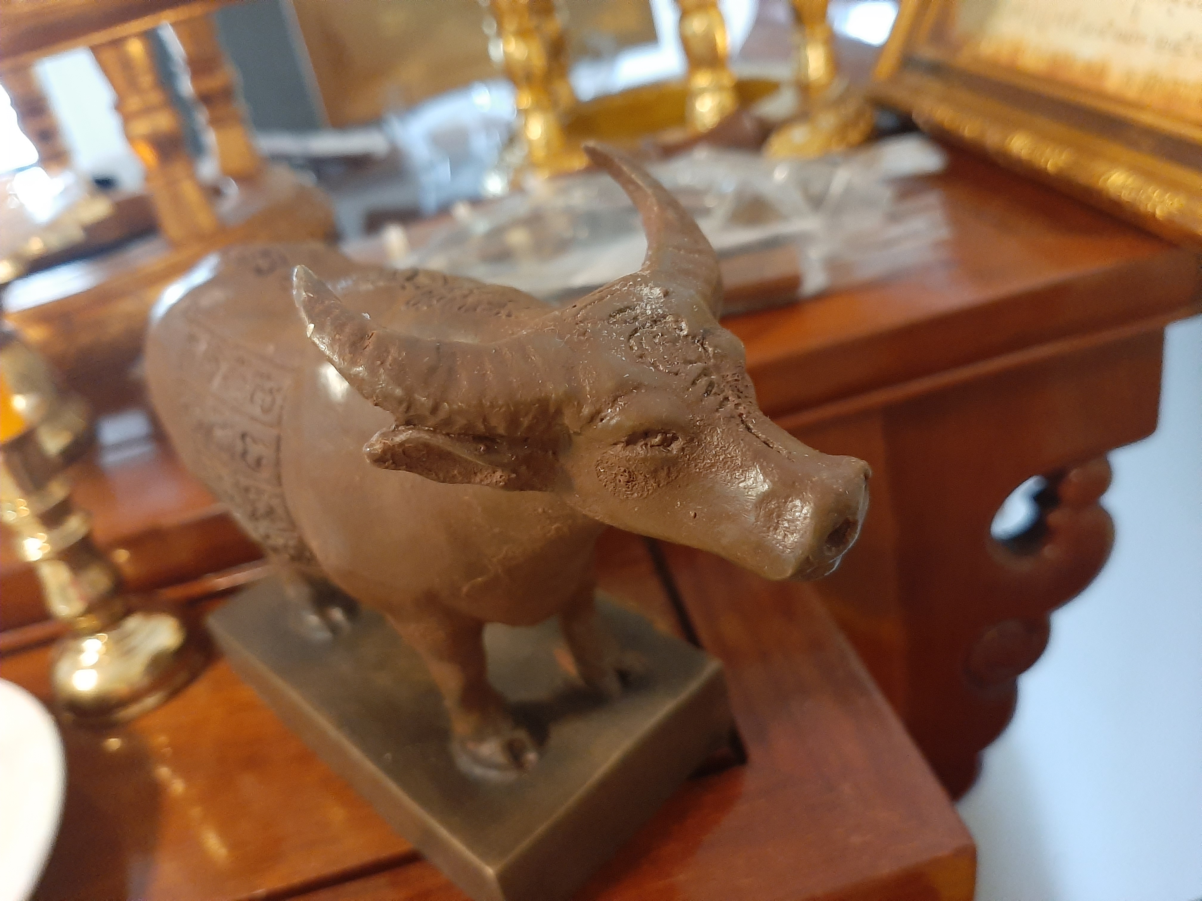 ควายธนูเผือก (ขนาดบูชา) วัดห้วยน้ำขาว ลพ.เล็กร่วมเสก