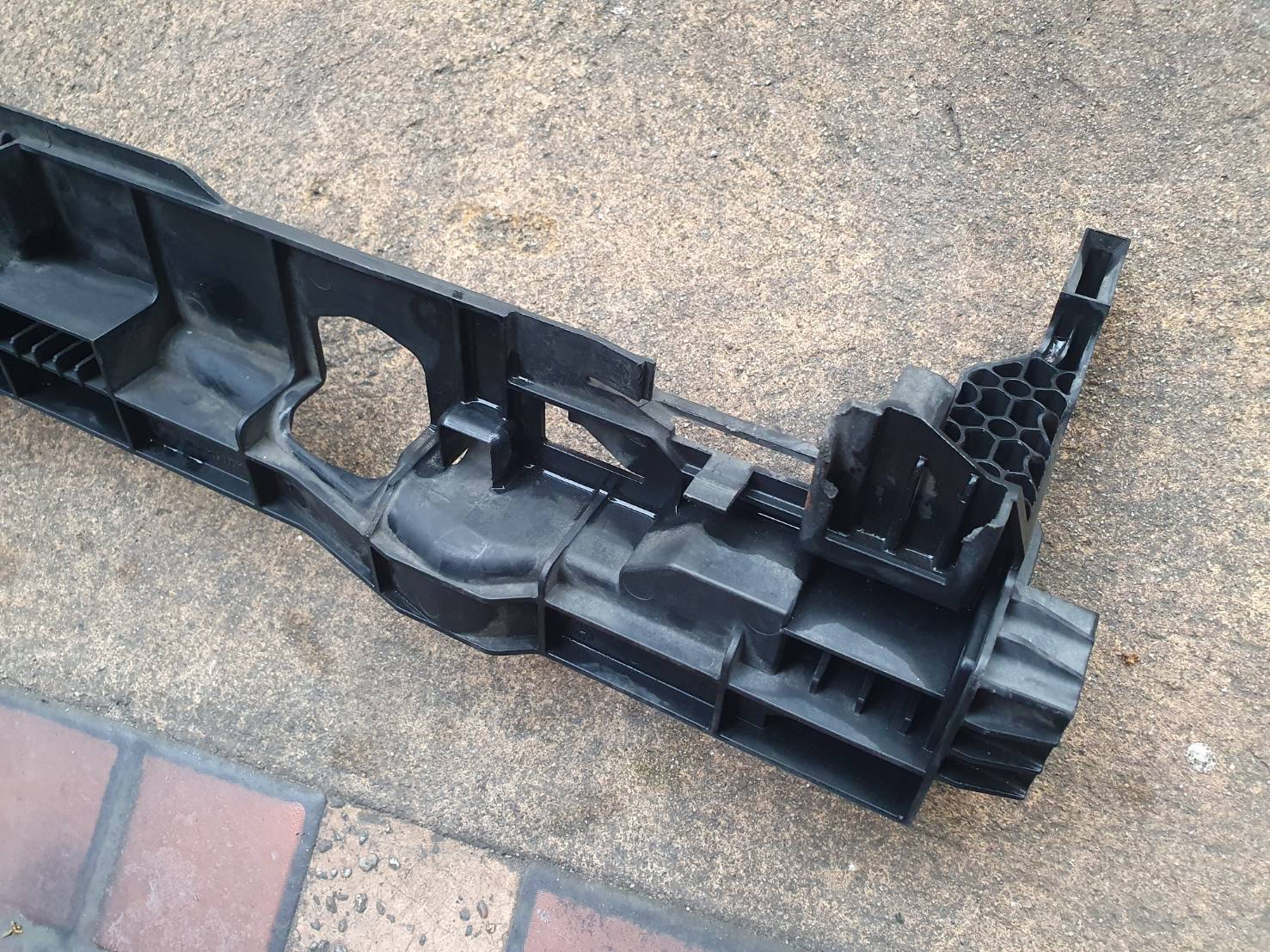 โครงหม้อน้ำด้านซ้าย มือสอง(หมายเลข 115 ตามรูป) Benz W222 A0995041918 Radiator Left Side Support