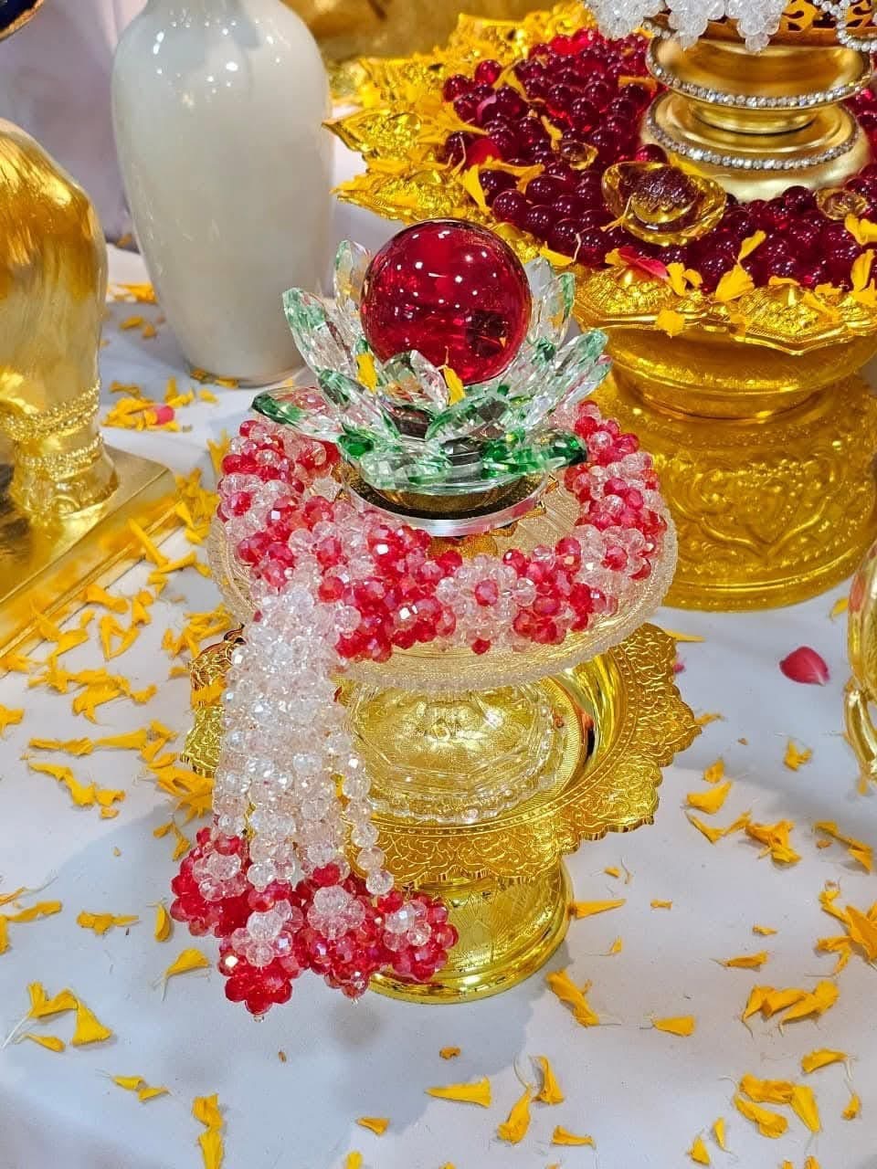 ลูกแก้วพุทธบารมีเปิดโลก (แก้วแดง) สุริยันต์ทรงกลด ฐานจาร (ไซส์ใหญ่ 5 cm) ลพ.เล็ก ลพ.บ๊ะ ลพ.ตุ๊ มหาสิงห์