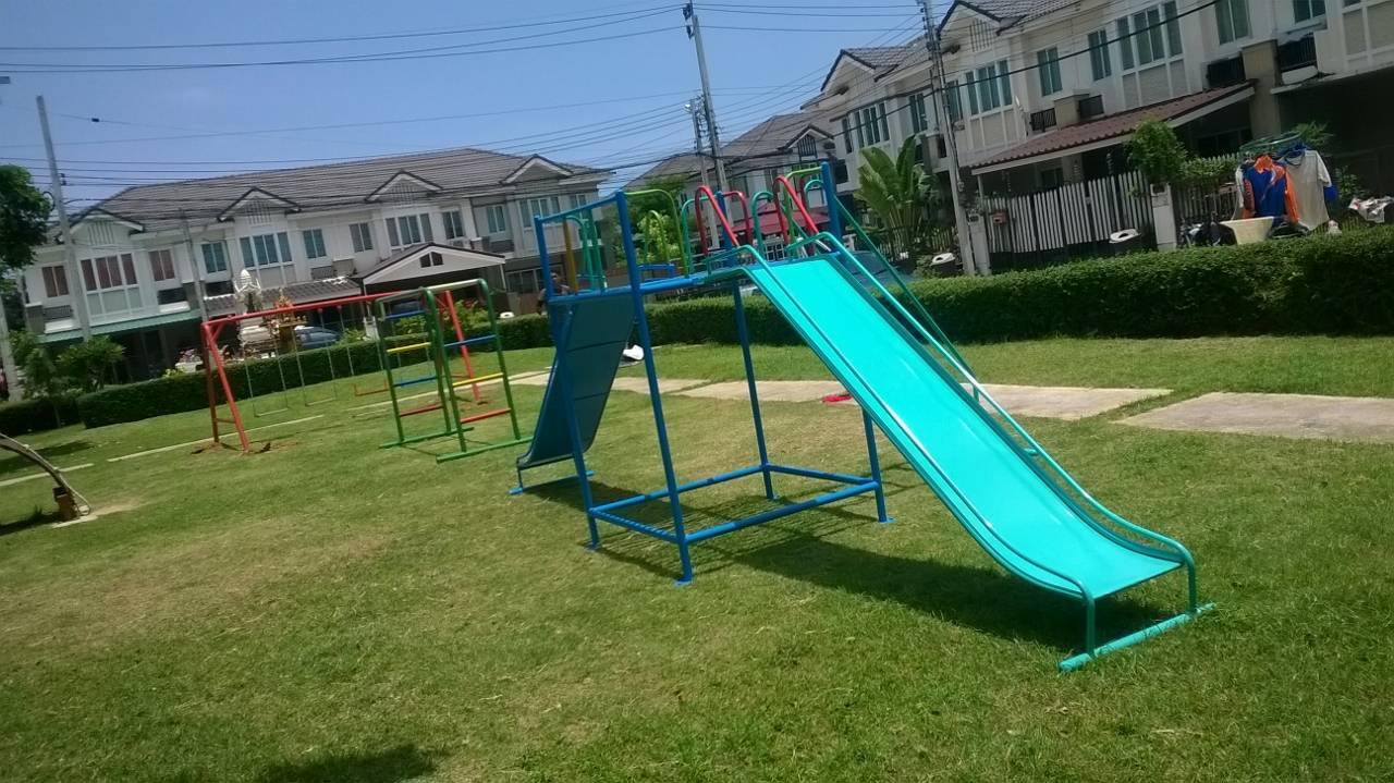 รหัส PG ผลงานติดตั้ง (หมู่บ้านจัดสรรพฤกษาวิลล์32 เขตบางขุนเทียน กรุงเทพฯ.) เครื่องออกกำลังกายเด็ก