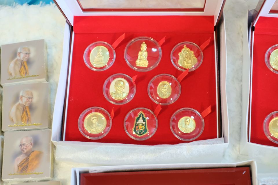 ชุดมงคลบพิตร หลวงพ่อเล็ก วัดท่าขนุน ร่วมพุทธาภิเษก