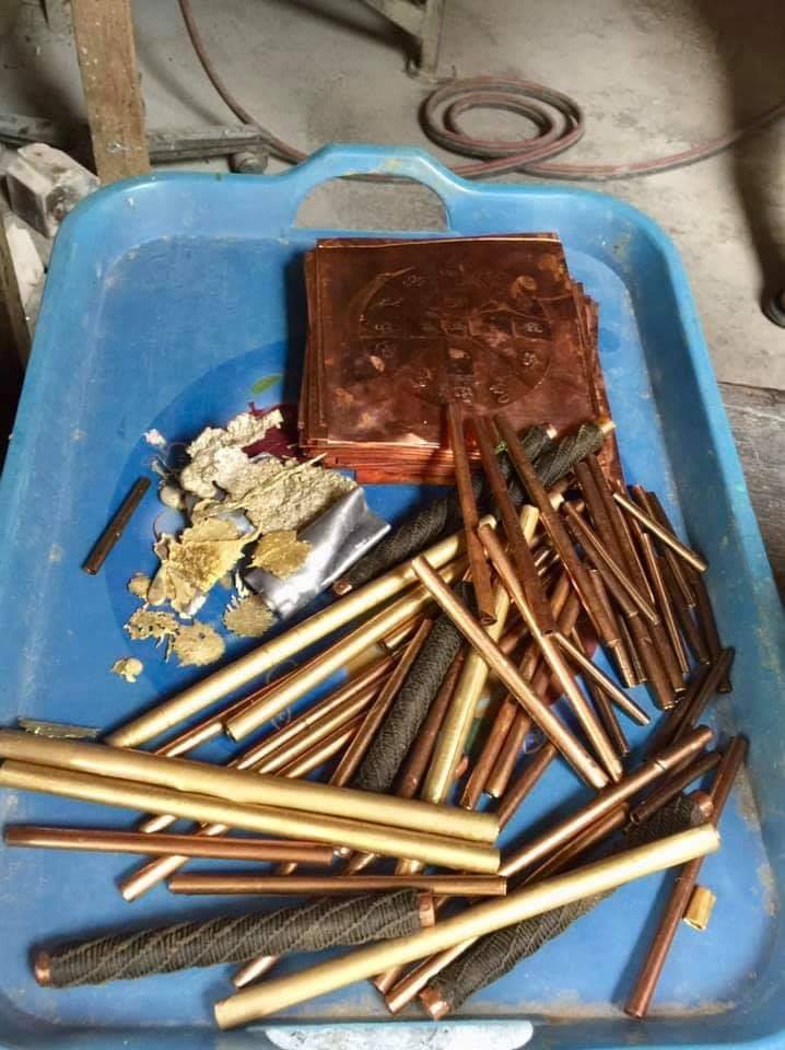 พระสมเด็จแหวกม่านโรยผงพระกริ่งจินดามณีมนต์พระกาฬ ลพ.เล็กเททอง เข้าพุทธาภิเษกวัดท่าขนุน