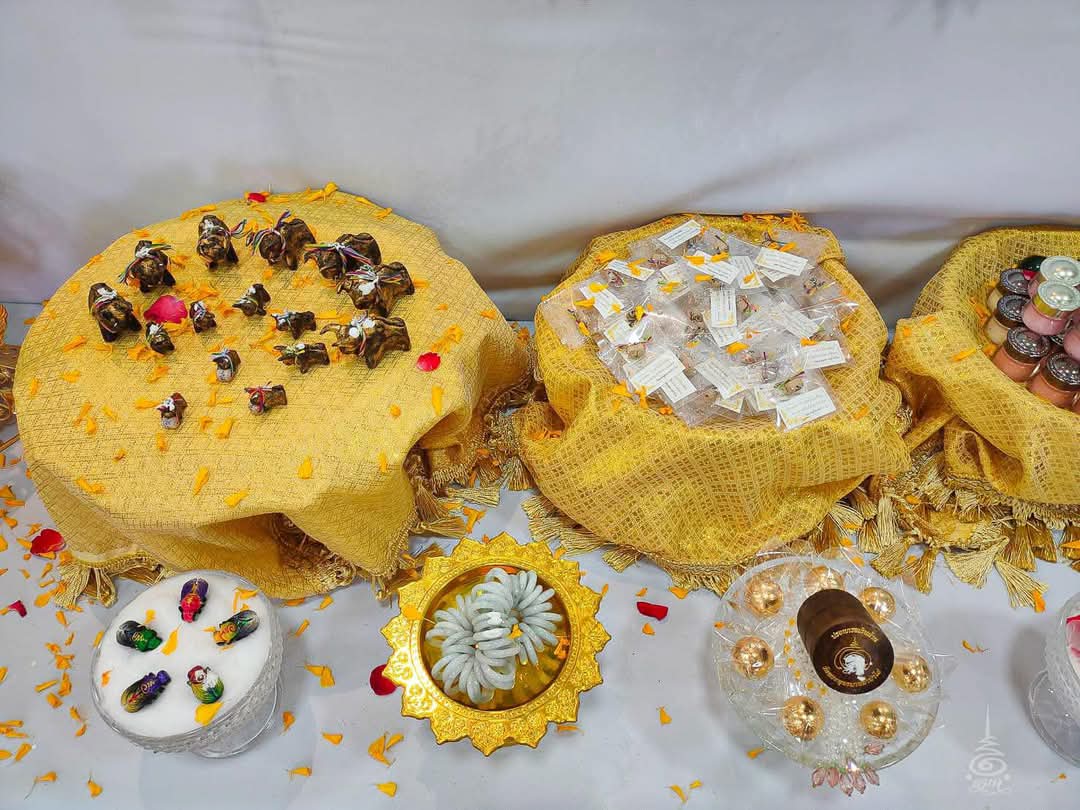 แมลงภู่คำจ่าฝูง ปรอทป่า (สีเขียว) วัดพระพุทธบาทถ้ำป่าไผ่ หลวงพ่อเล็ก พุทธาภิเษก