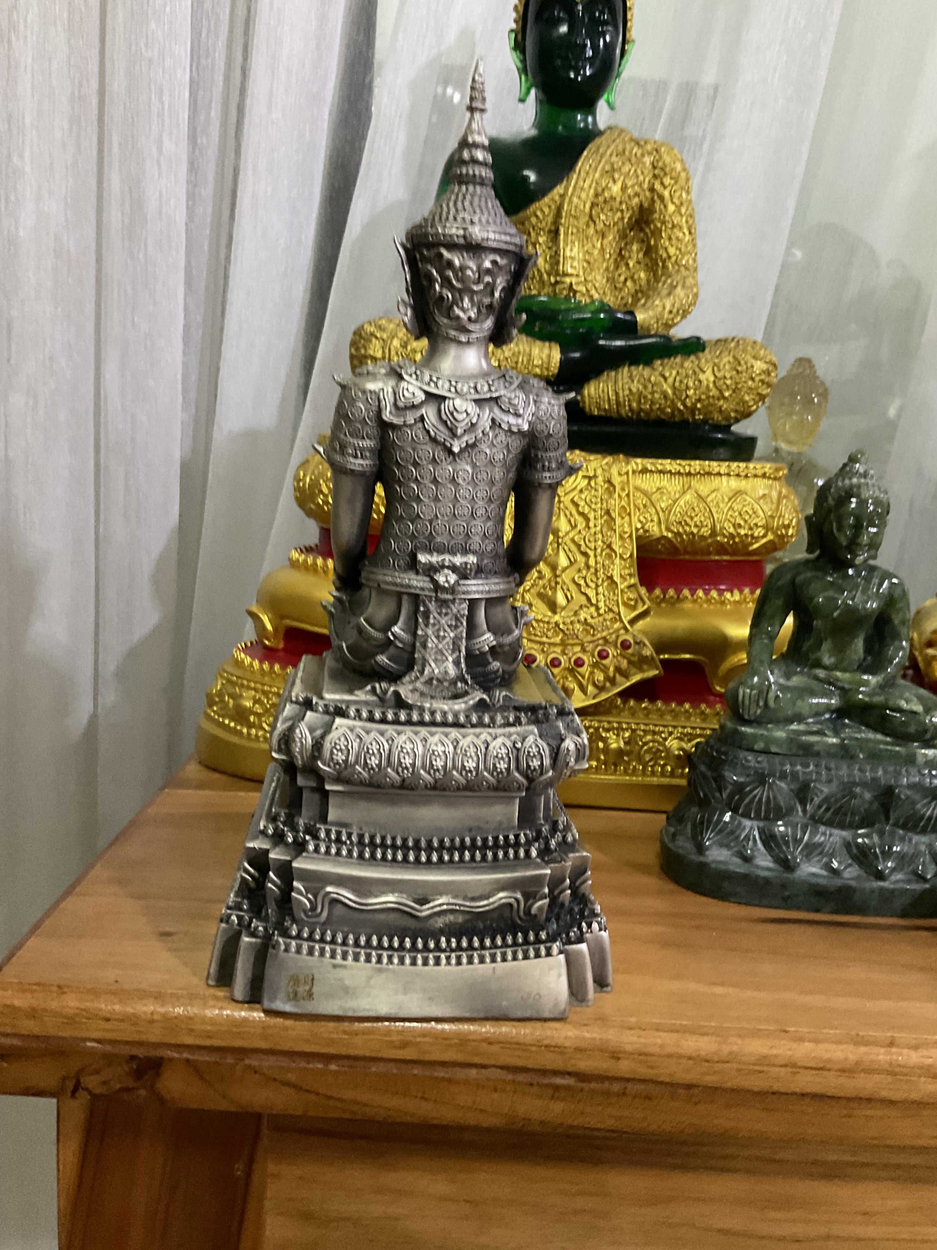 สมเด็จองค์ปฐมปางพระนิพพาน เนื้อสุริยันราชา บรรจุเหล็กไหลแก้ว (ชุดกรรมการ)